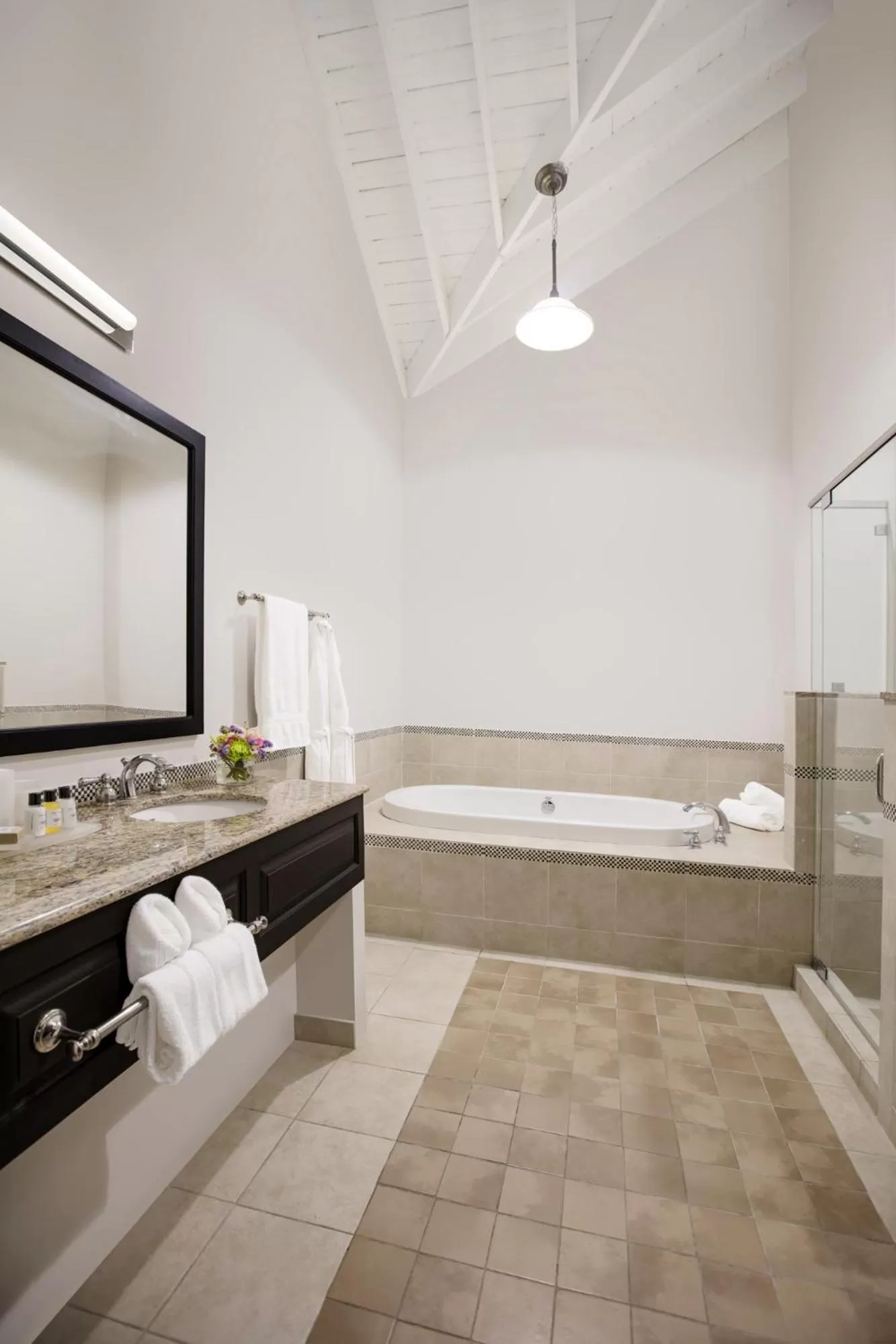 Five-Bedroom Villa in The Cliff Hotel