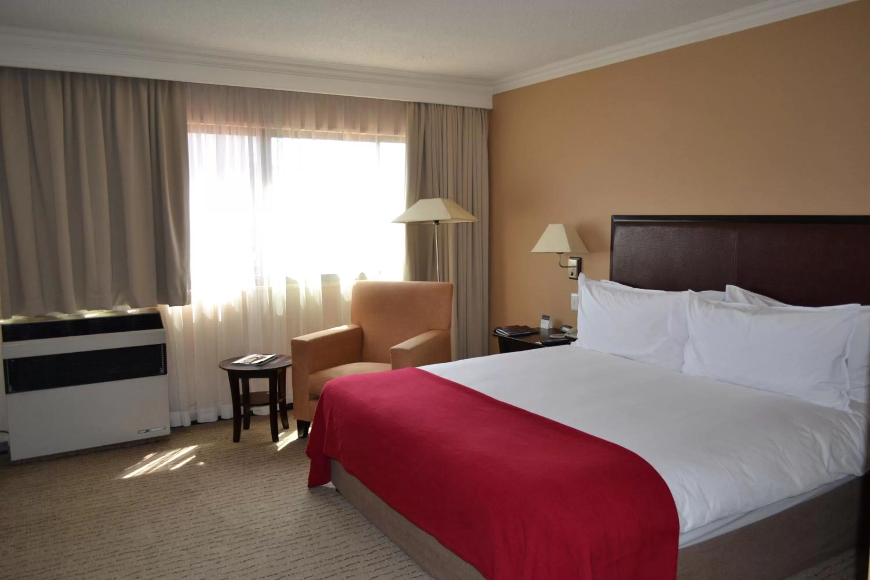 Standard Queen Smoking in Southern Sun Pretoria