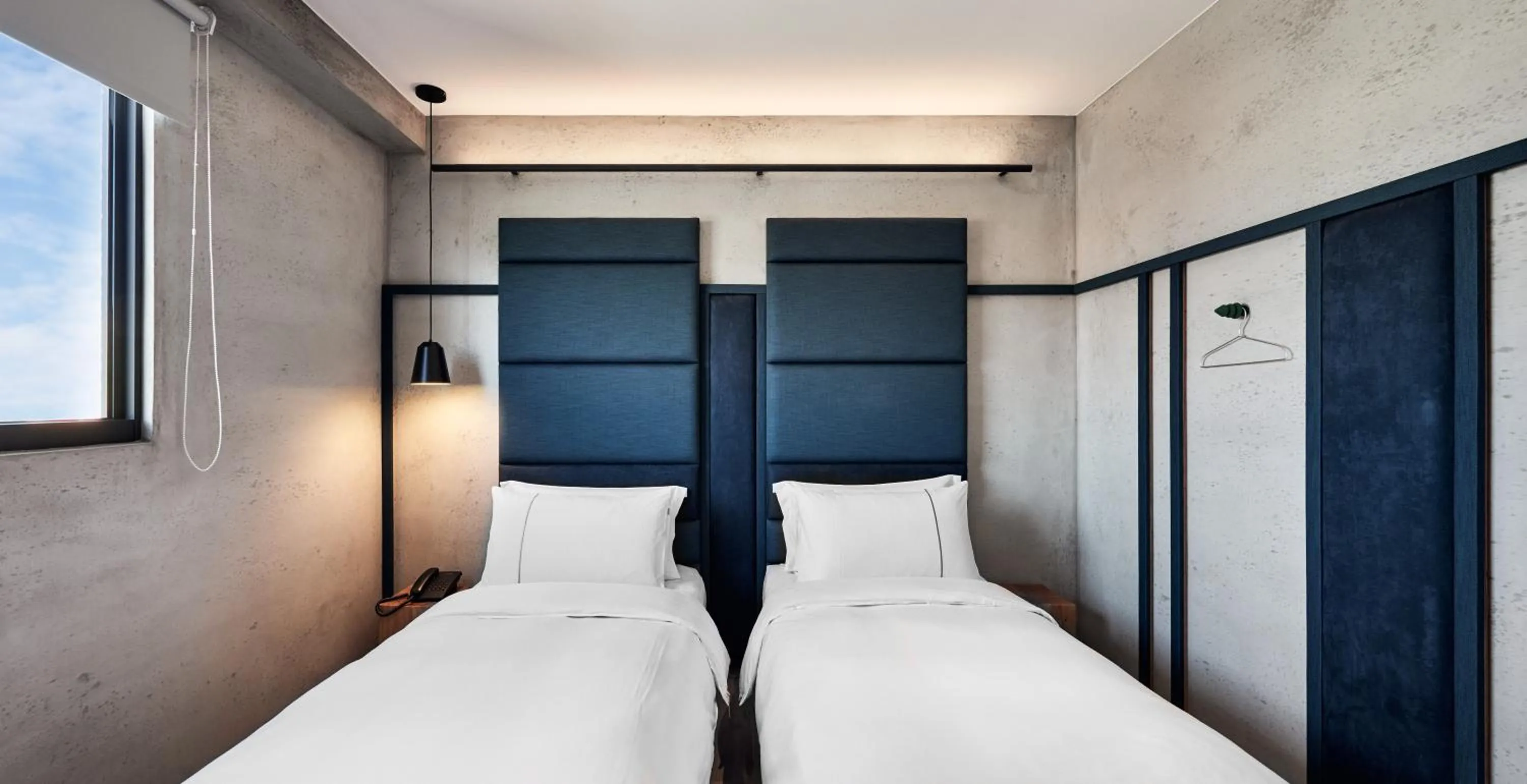 Standard Twin Room in Waterfront Hotel