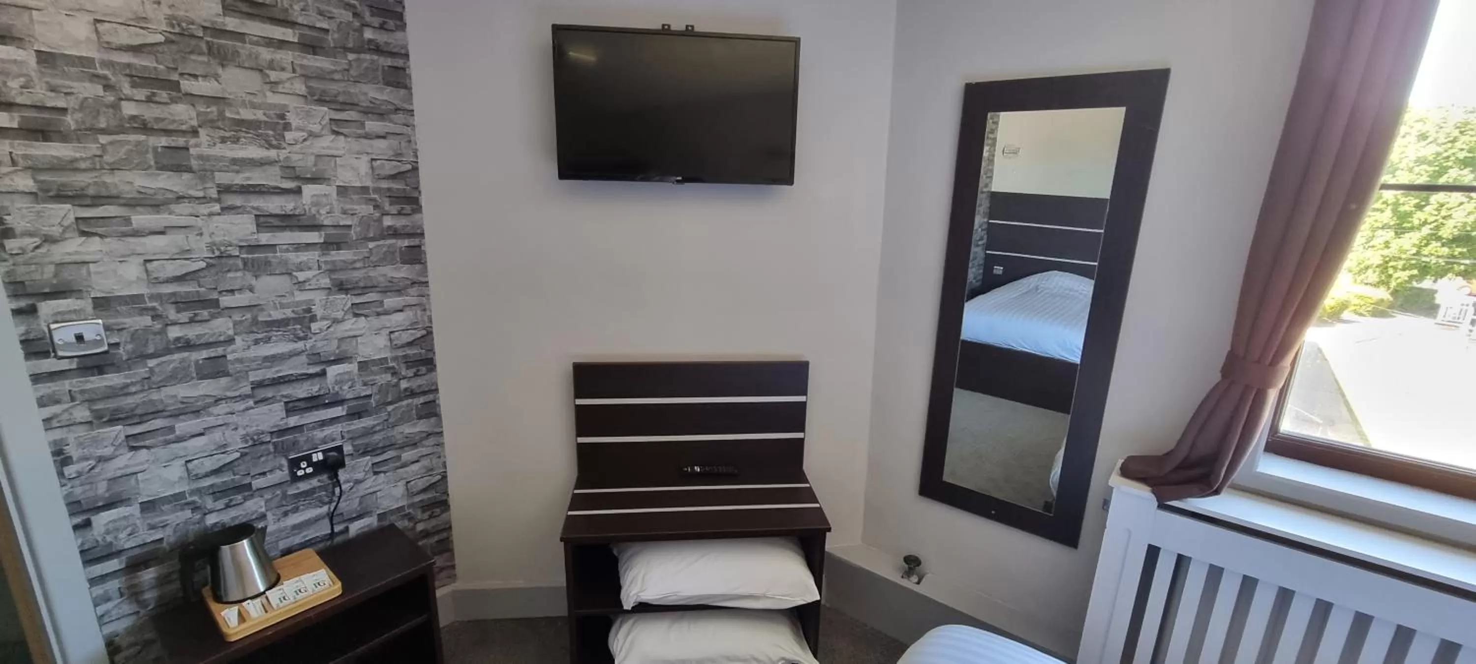 Comfort Triple Room with Shower in Best Western Ebbw Vale