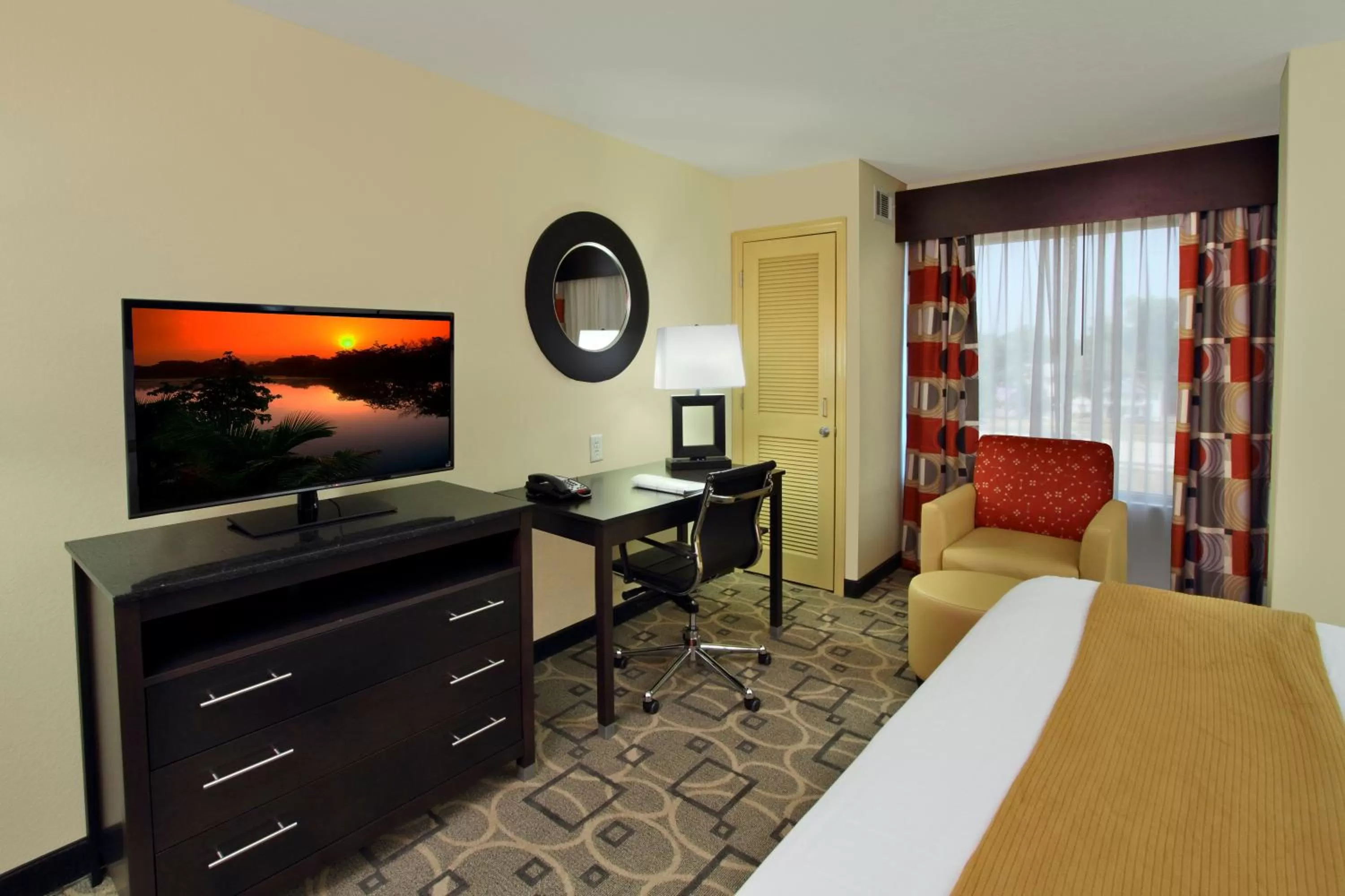 King Room - Disability Access in Holiday Inn Express Augusta Downtown, an IHG Hotel