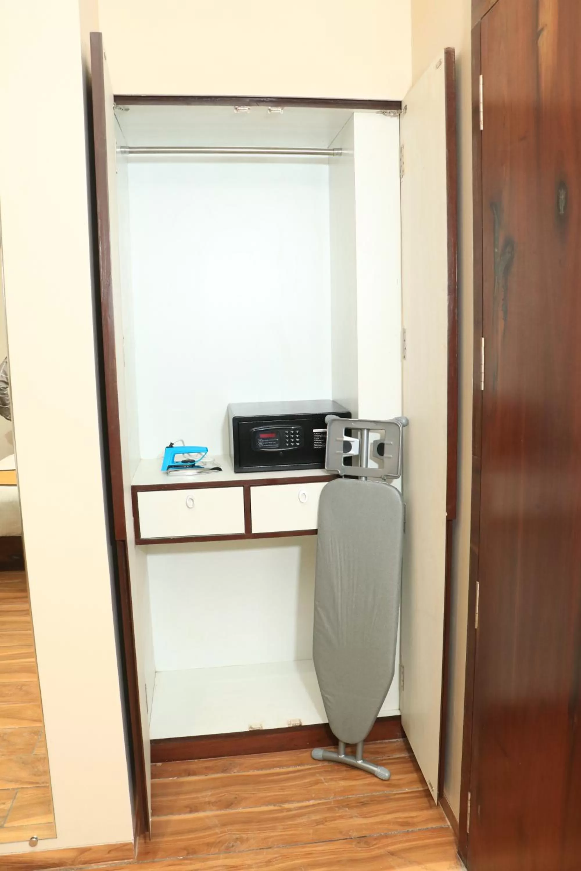 Deluxe Double Room in Hotel Rudra Royals