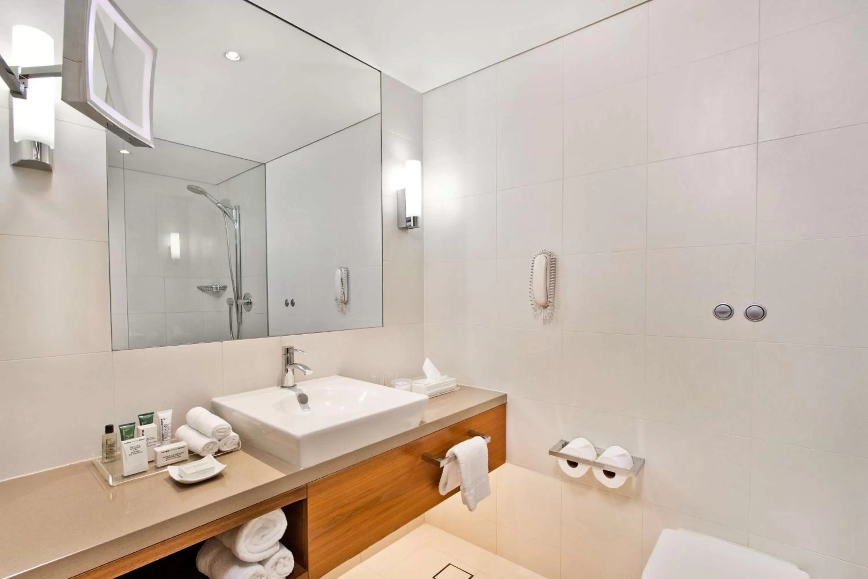 Twin Hilton Executive Room with Access to Executive Lounge in Hilton Brisbane