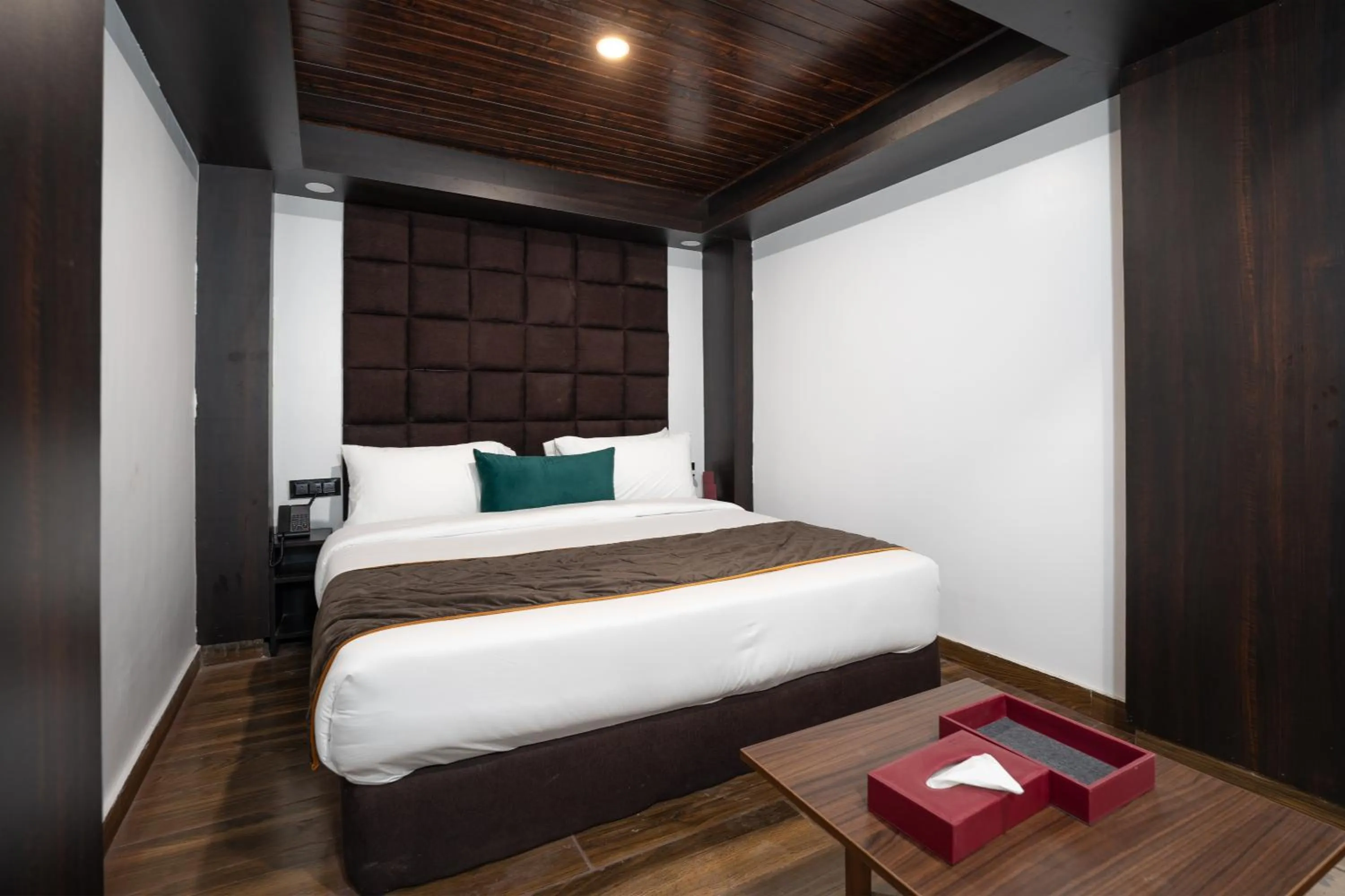 Deluxe Room in The West Gate Posada By Summit