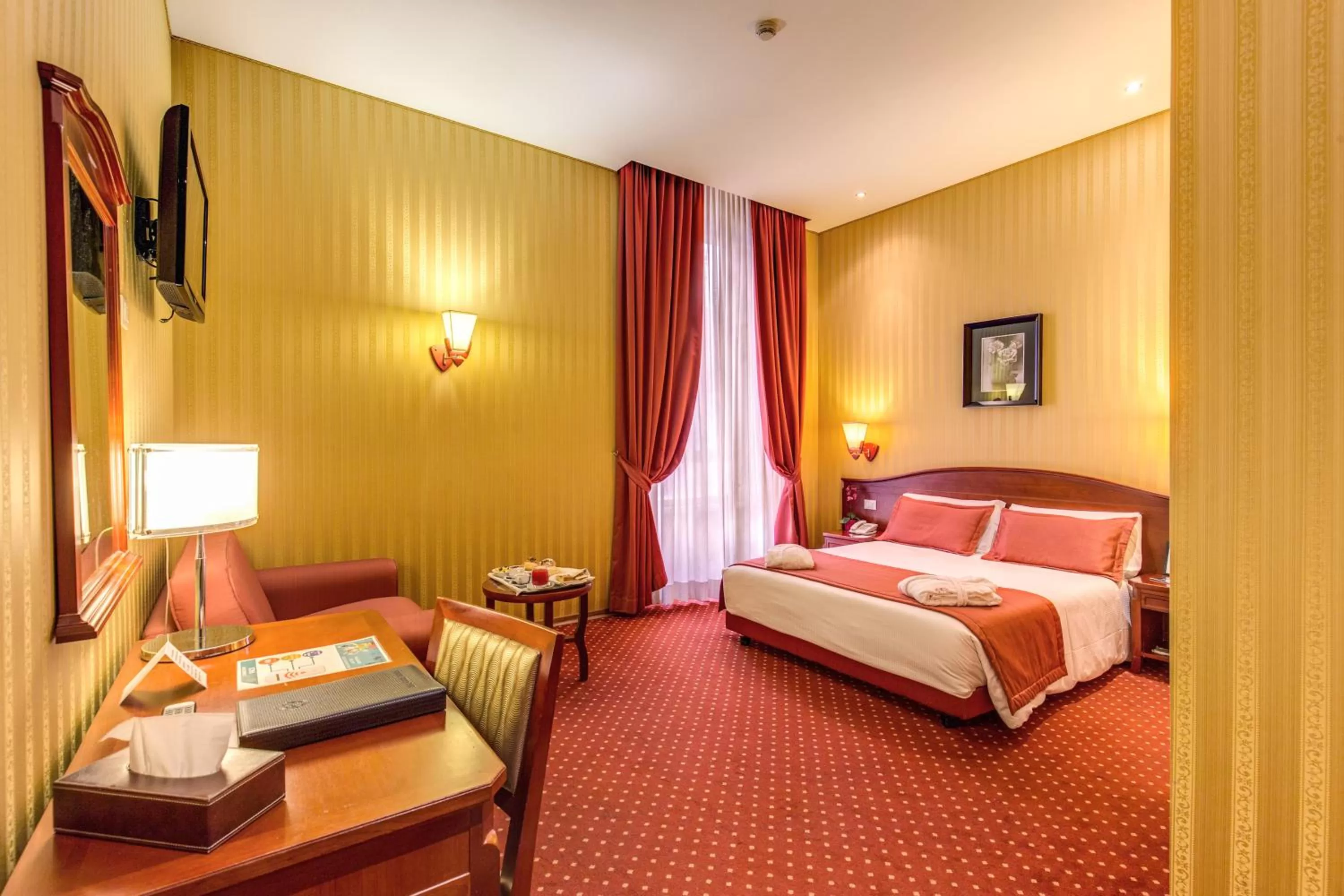 Photo of the whole room, Bed in Augusta Lucilla Palace