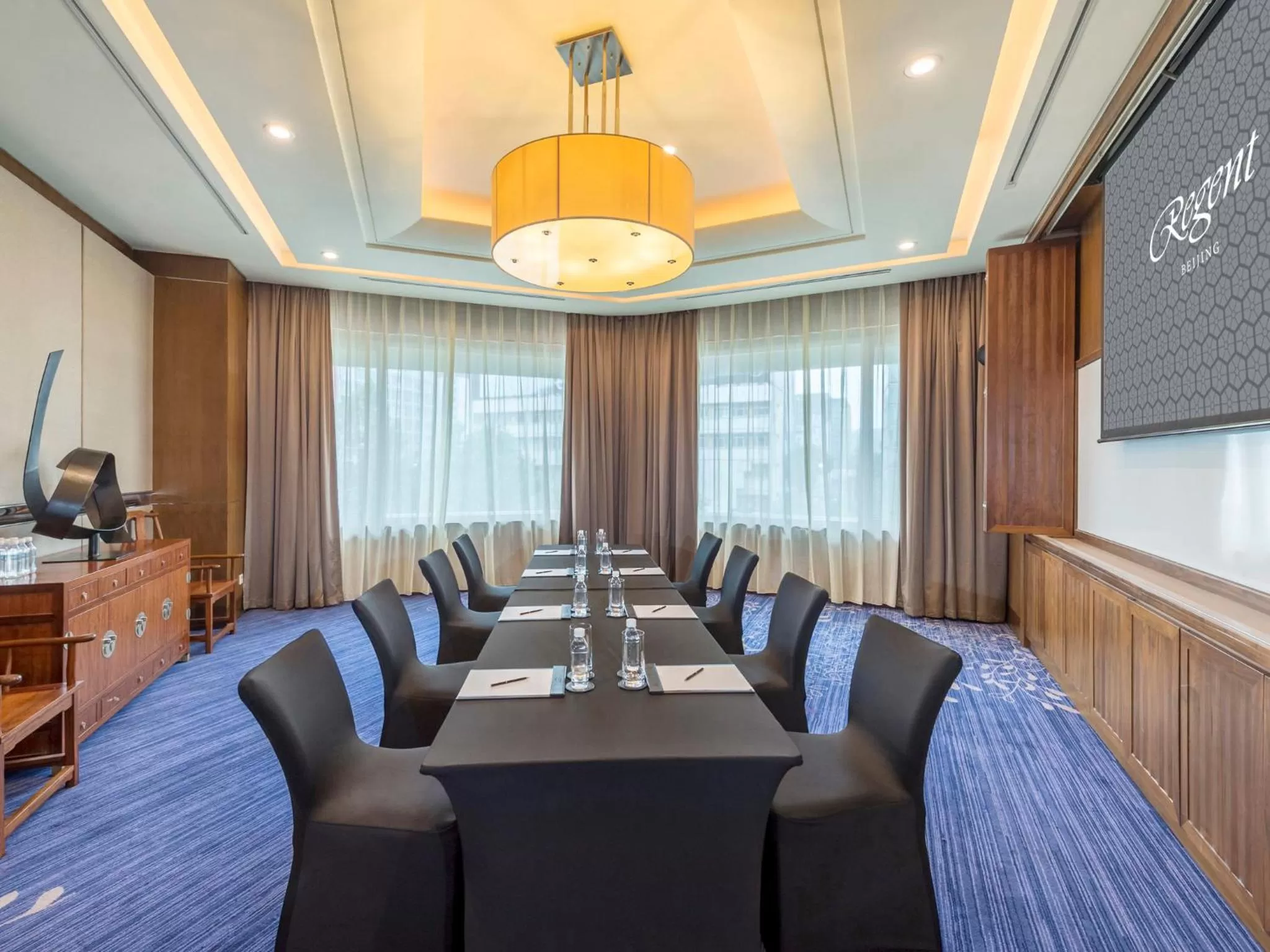 Restaurant/places to eat in Regent Beijing