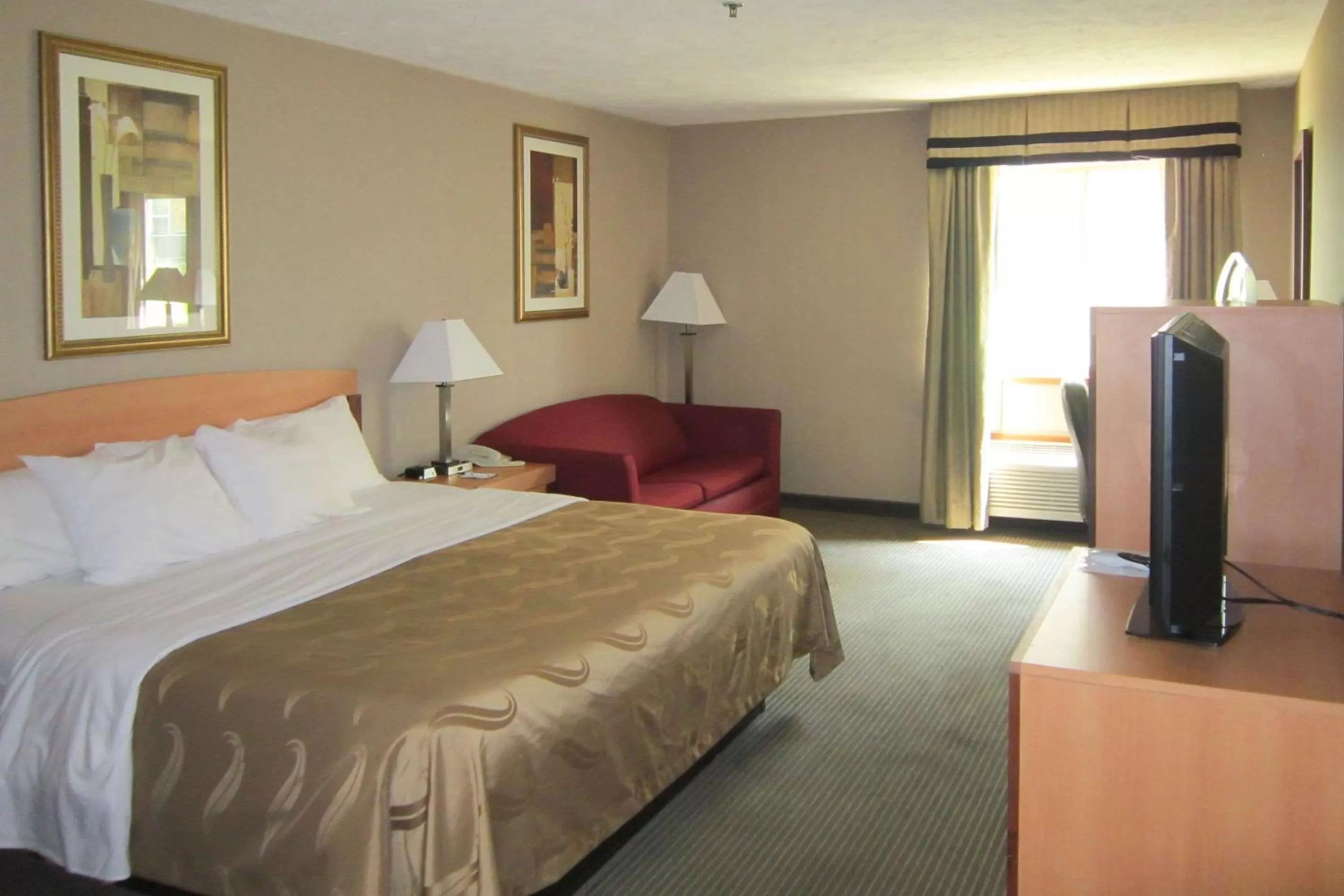 King Room in Quality Inn Nashville - Bloomington
