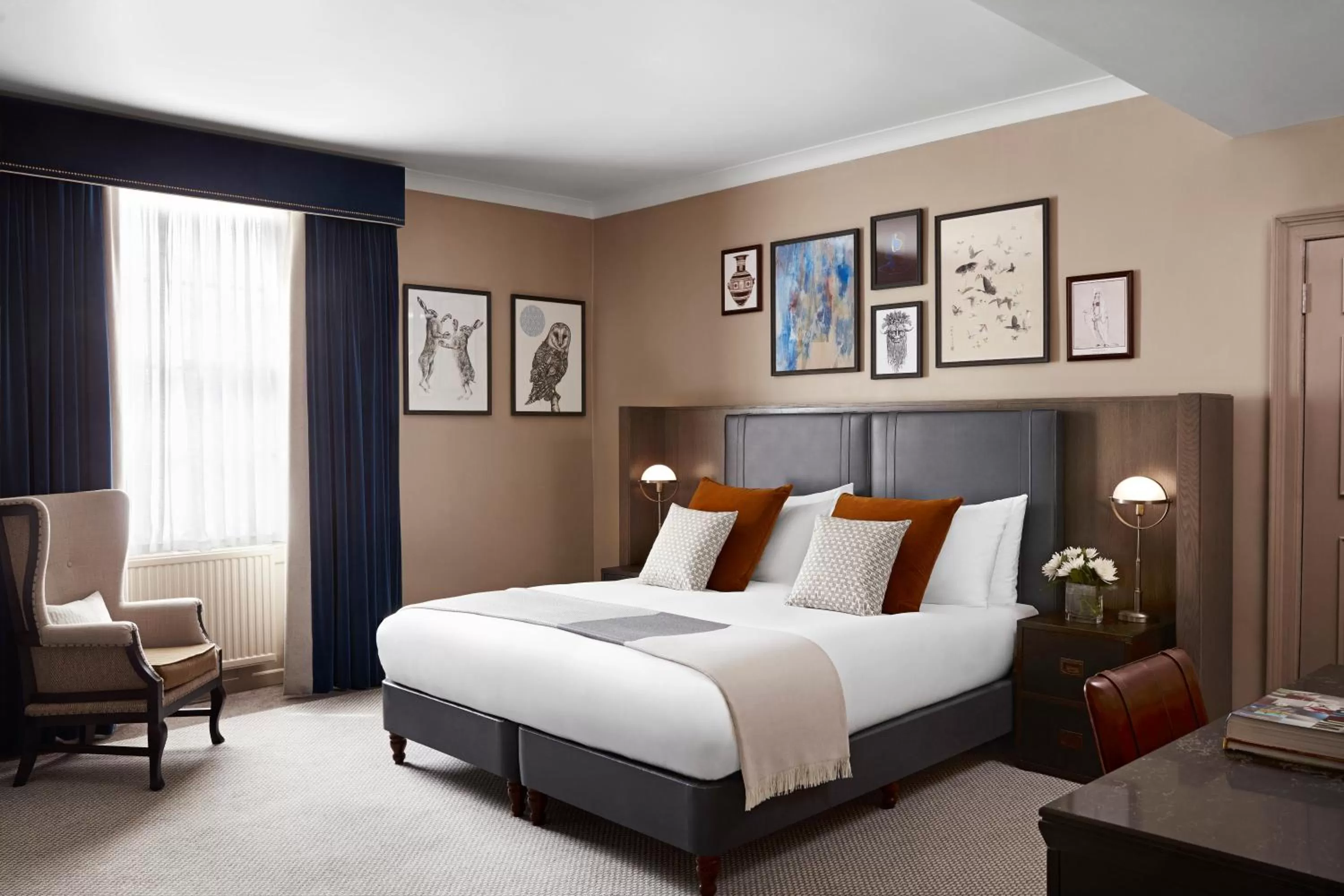 Premium King Room in Kimpton Charlotte Square by IHG
