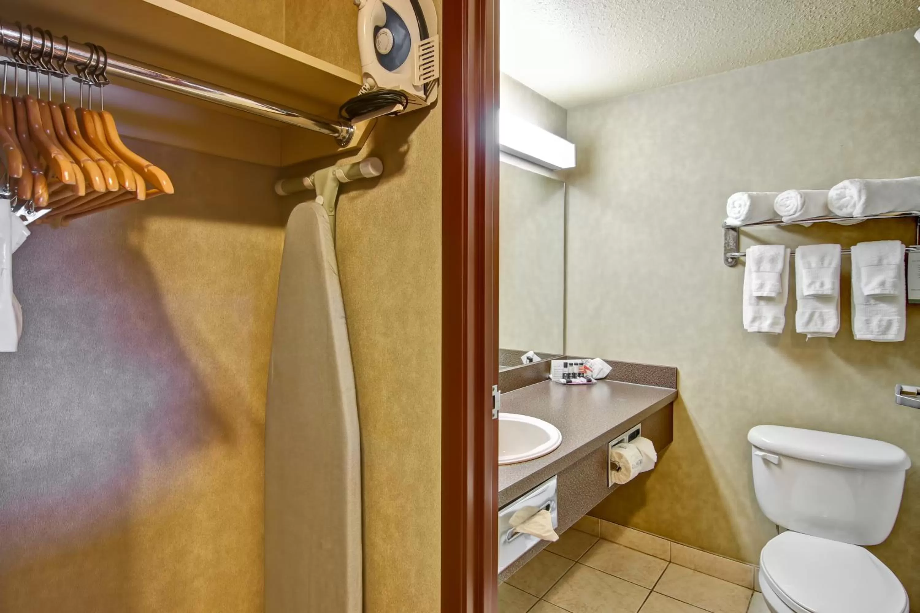 Studio Suite with Two Queen Beds - Non-Smoking in Ramada by Wyndham Ponoka