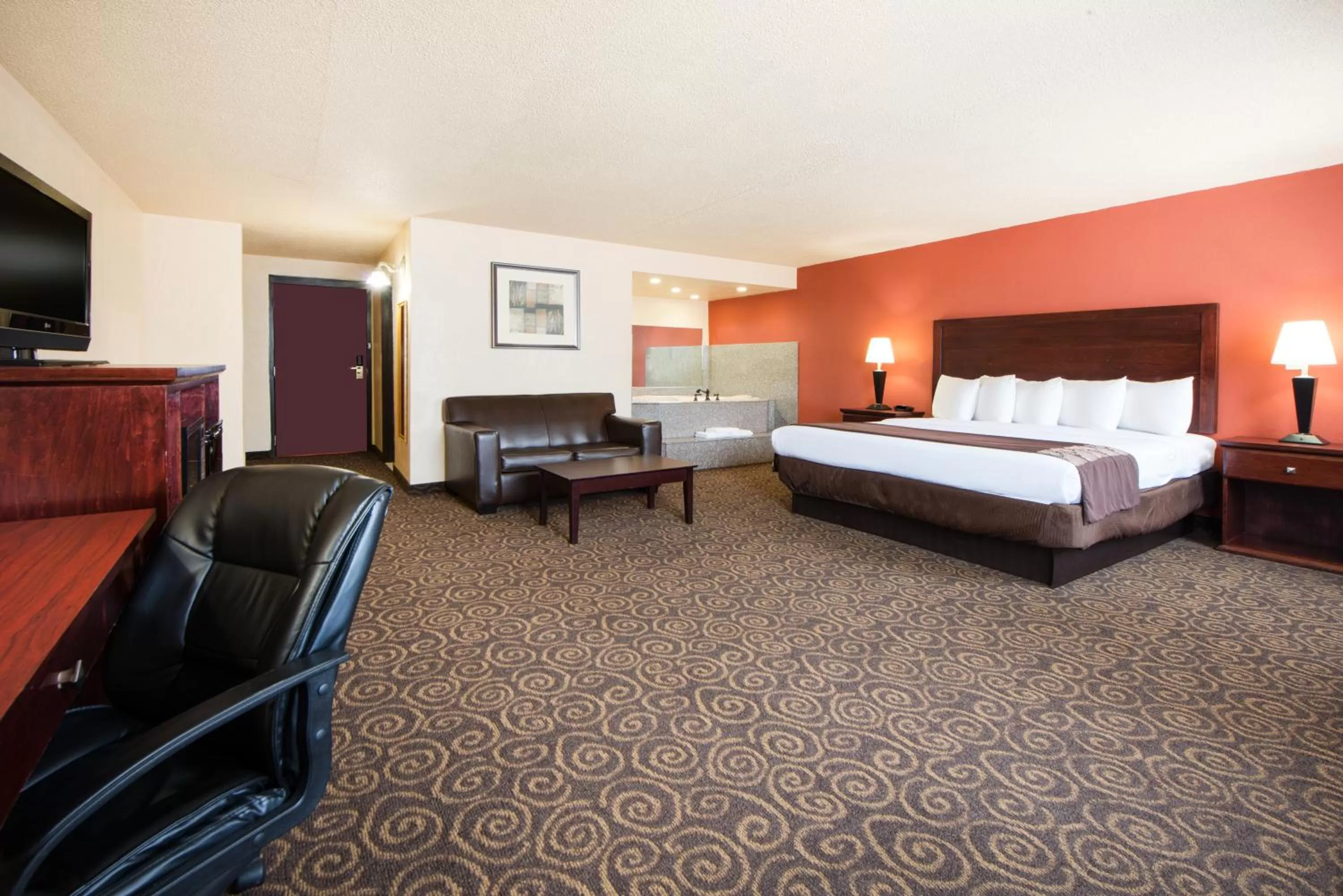 King Suite - Non-Smoking in Travelodge by Wyndham Enid