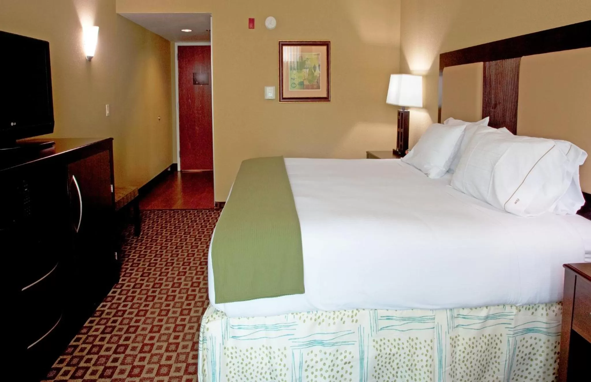 King Room - Mobility Access/Roll in Shower - Non-Smoking in Holiday Inn Express Hotel & Suites Chaffee - Jacksonville West by IHG