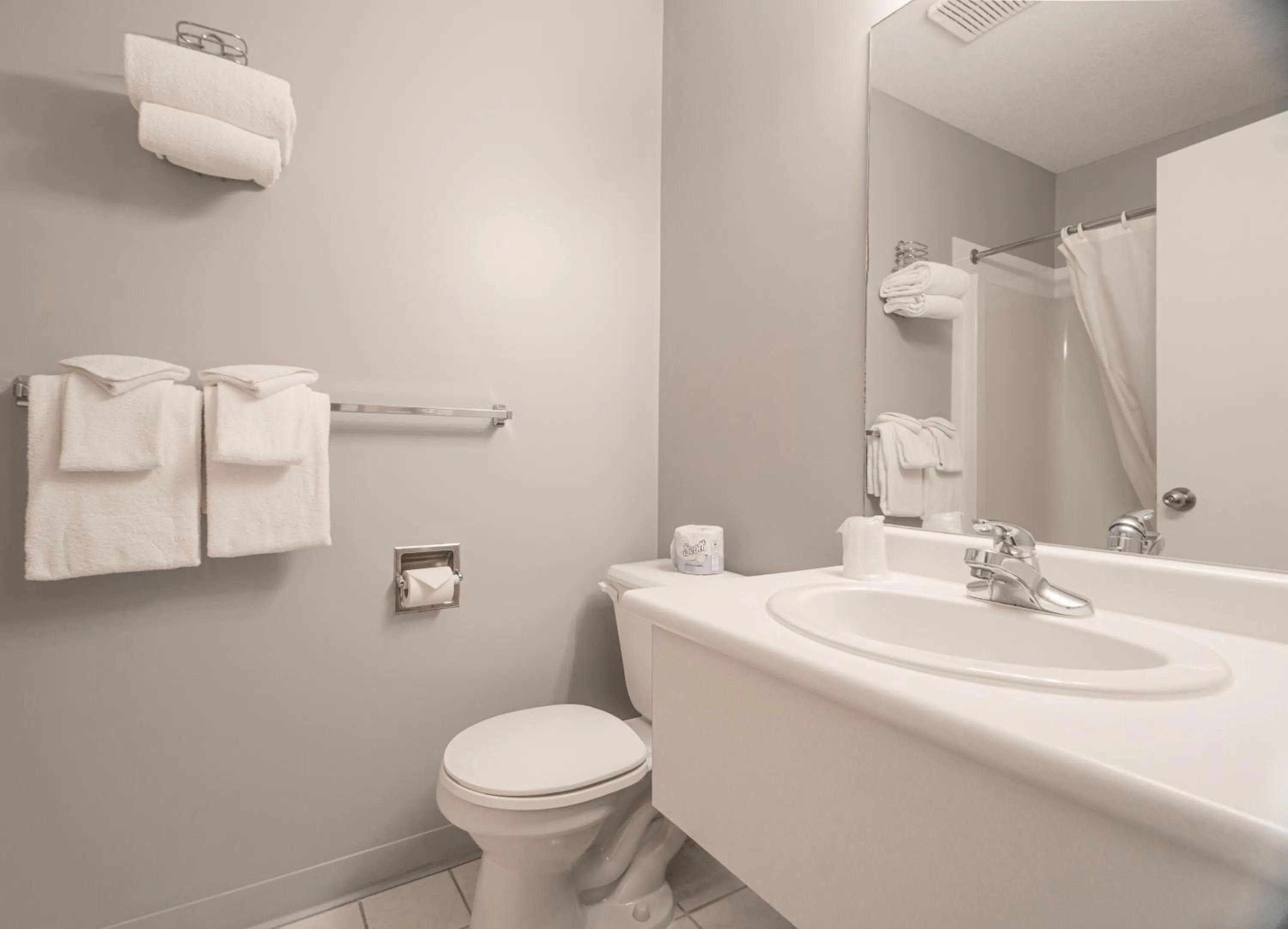 Economy Double Queen in Mountain View Inn