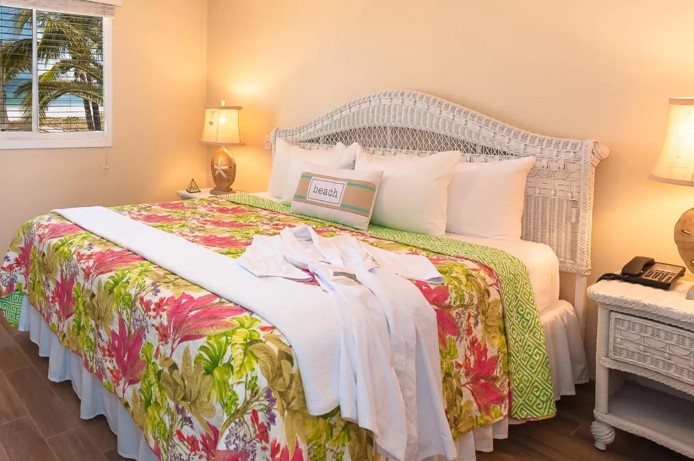 King Suite with Ocean View in Cedar Cove Resort & Cottages