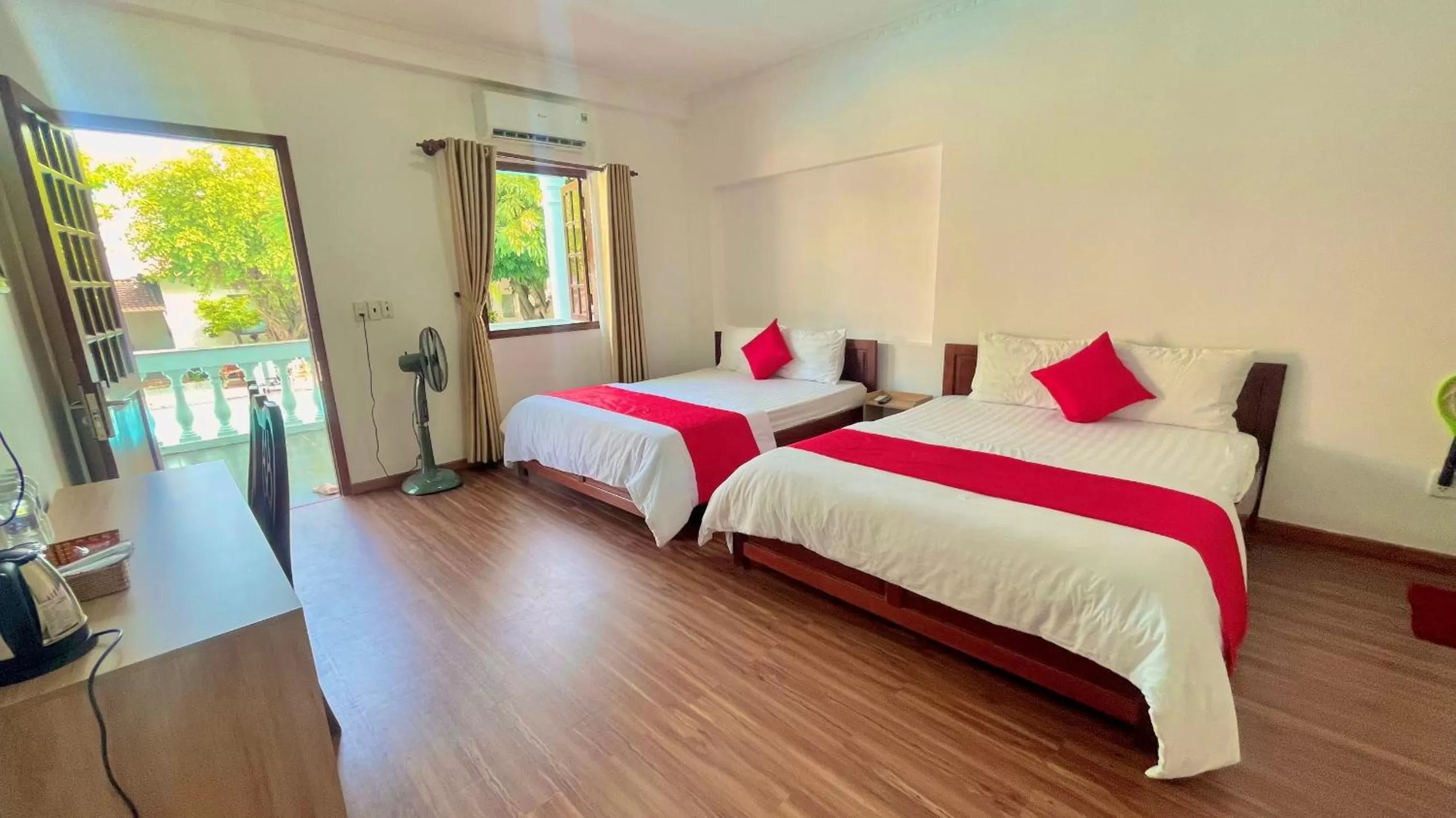 Deluxe Triple Room in Caroline Resort