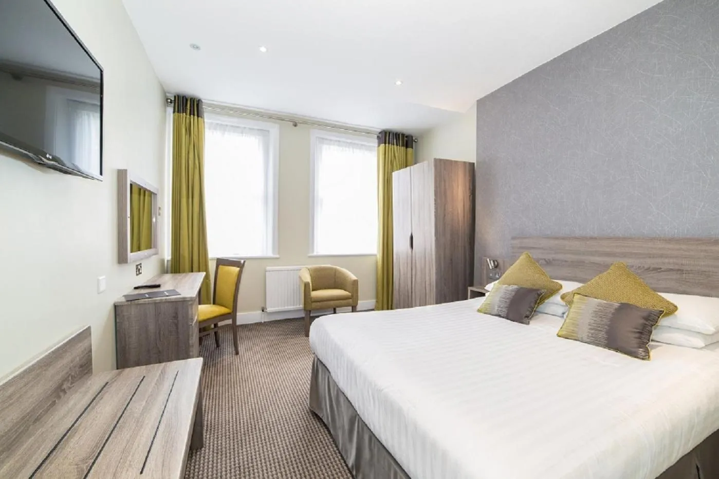 Deluxe Double Room in Phoenix Hotel