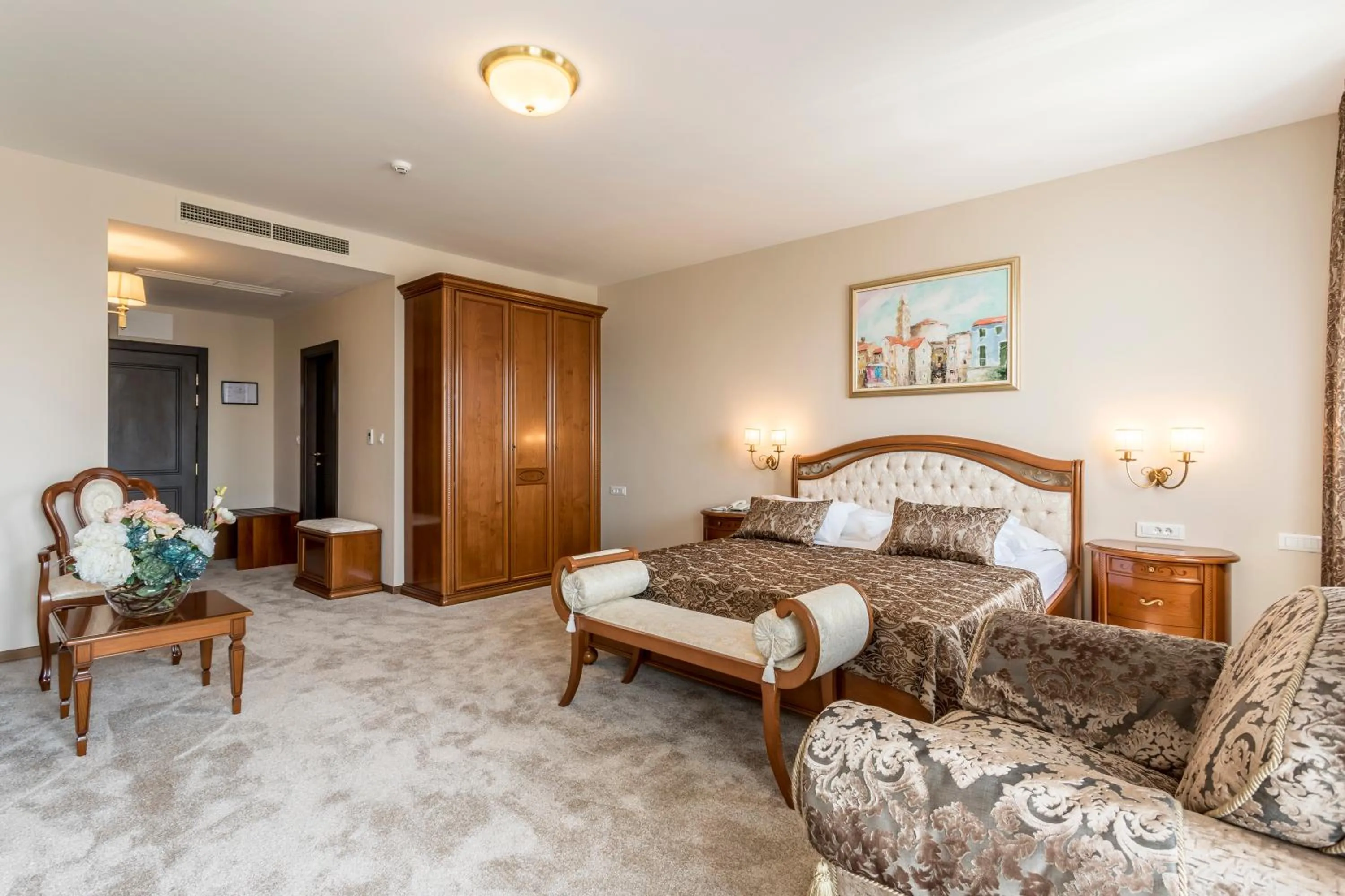 Exclusive Double Room with Balcony - Free Parking in Hotel Cvita