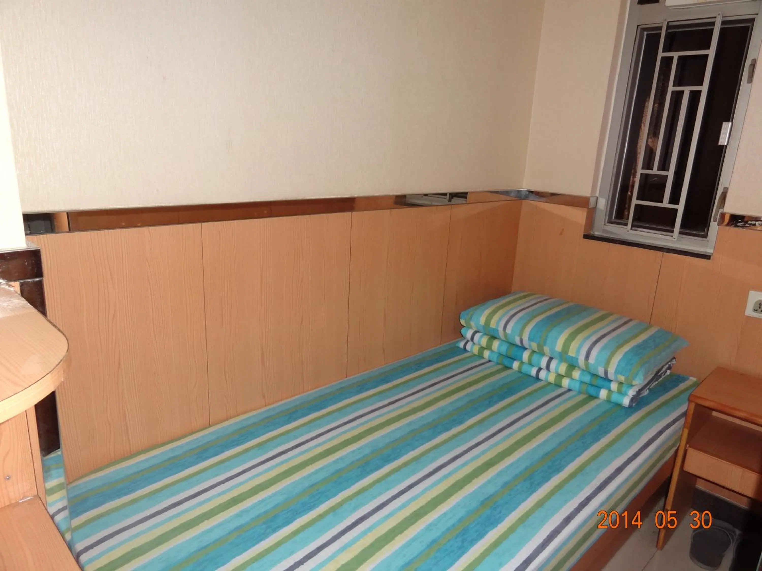 Single Room without Window in Fortune Hotel