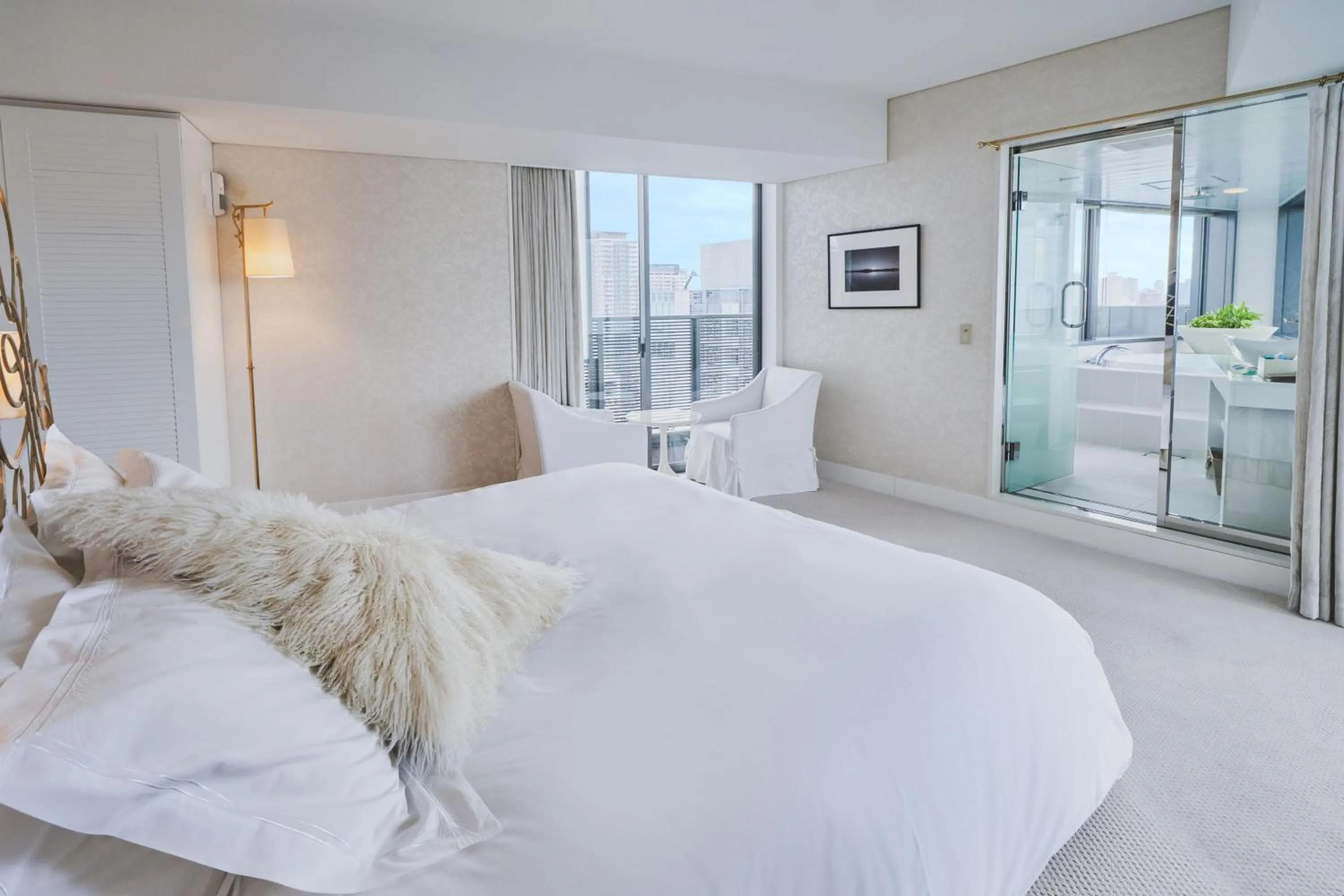 King Suite - single occupancy - Non-Smoking in Harmonie Embrassee