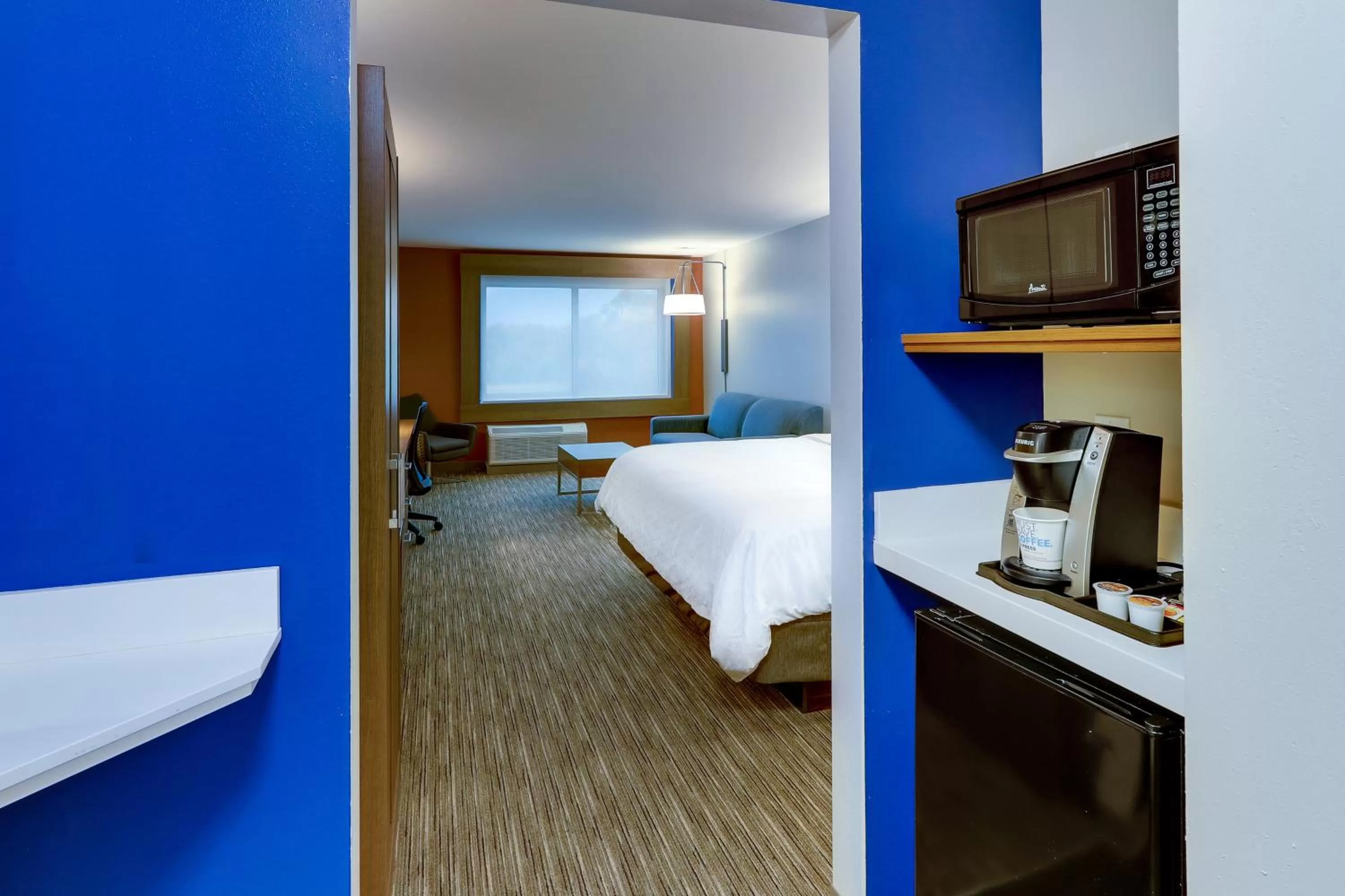 Suite - Hearing Accessible - Non-Smoking in Holiday Inn Express & Suites - Middletown - Goshen by IHG