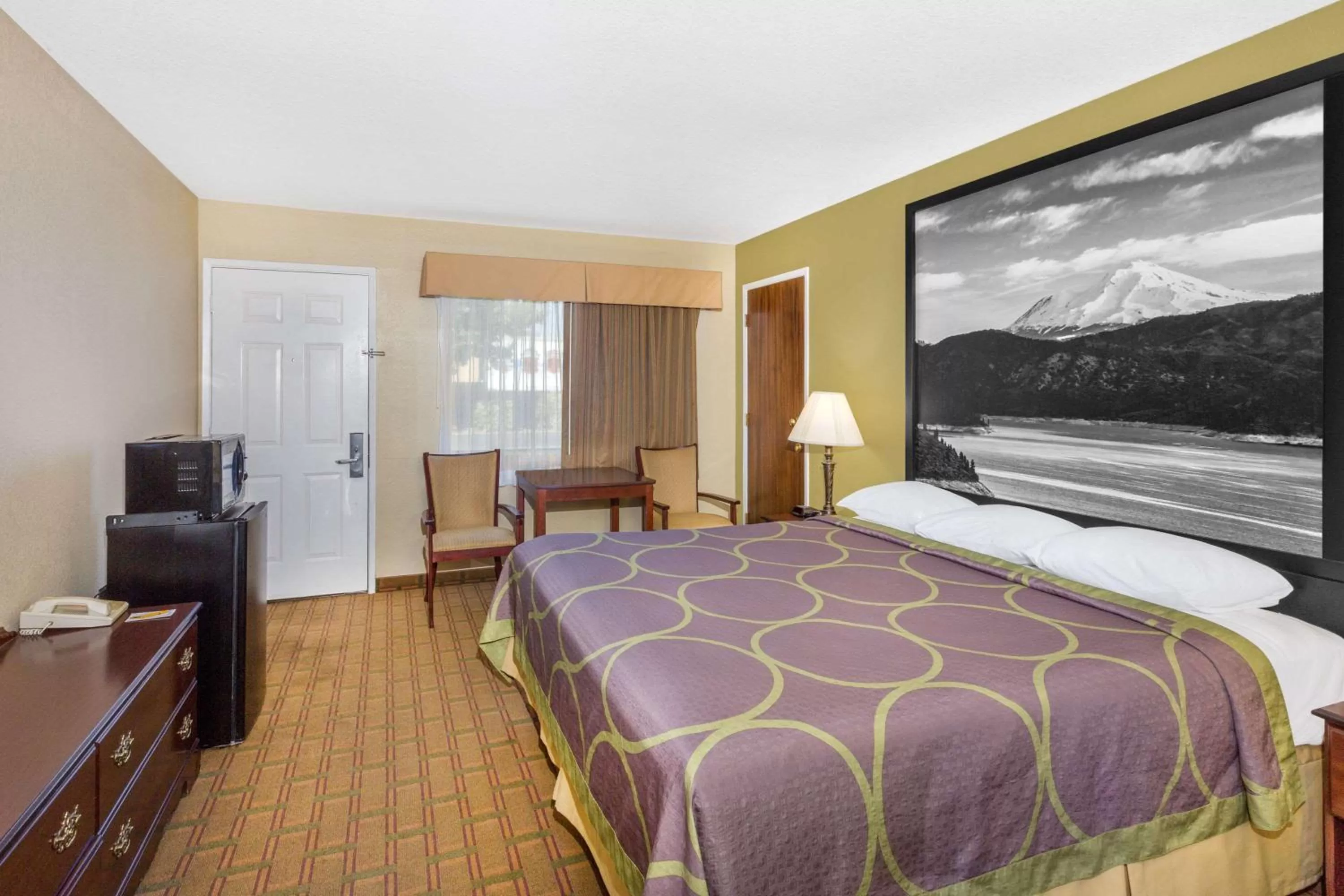 Queen Room with Mobility/Hearing Access - Non-Smoking in Super 8 by Wyndham Corning