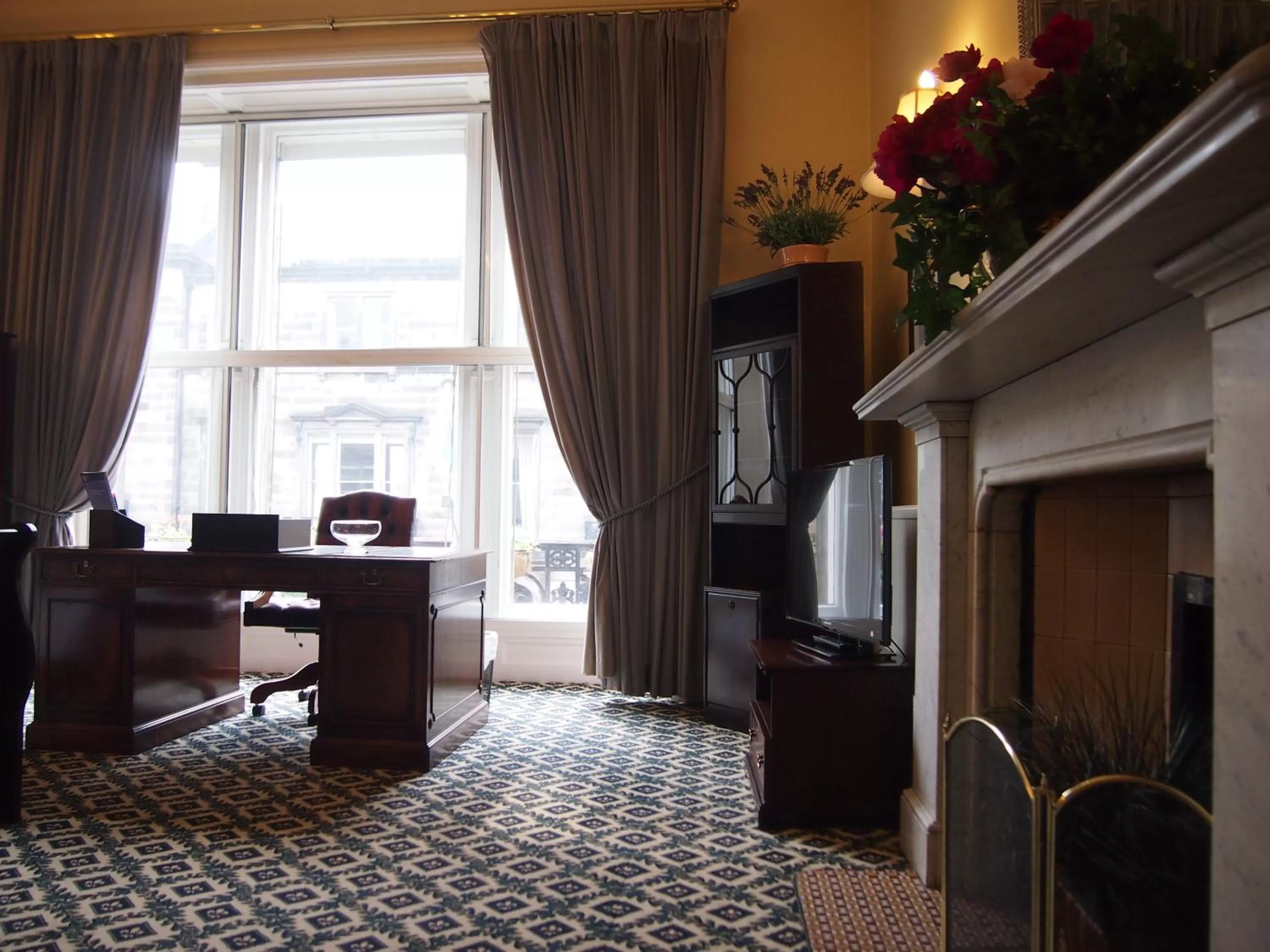 Junior Suite in Thistle Hotel