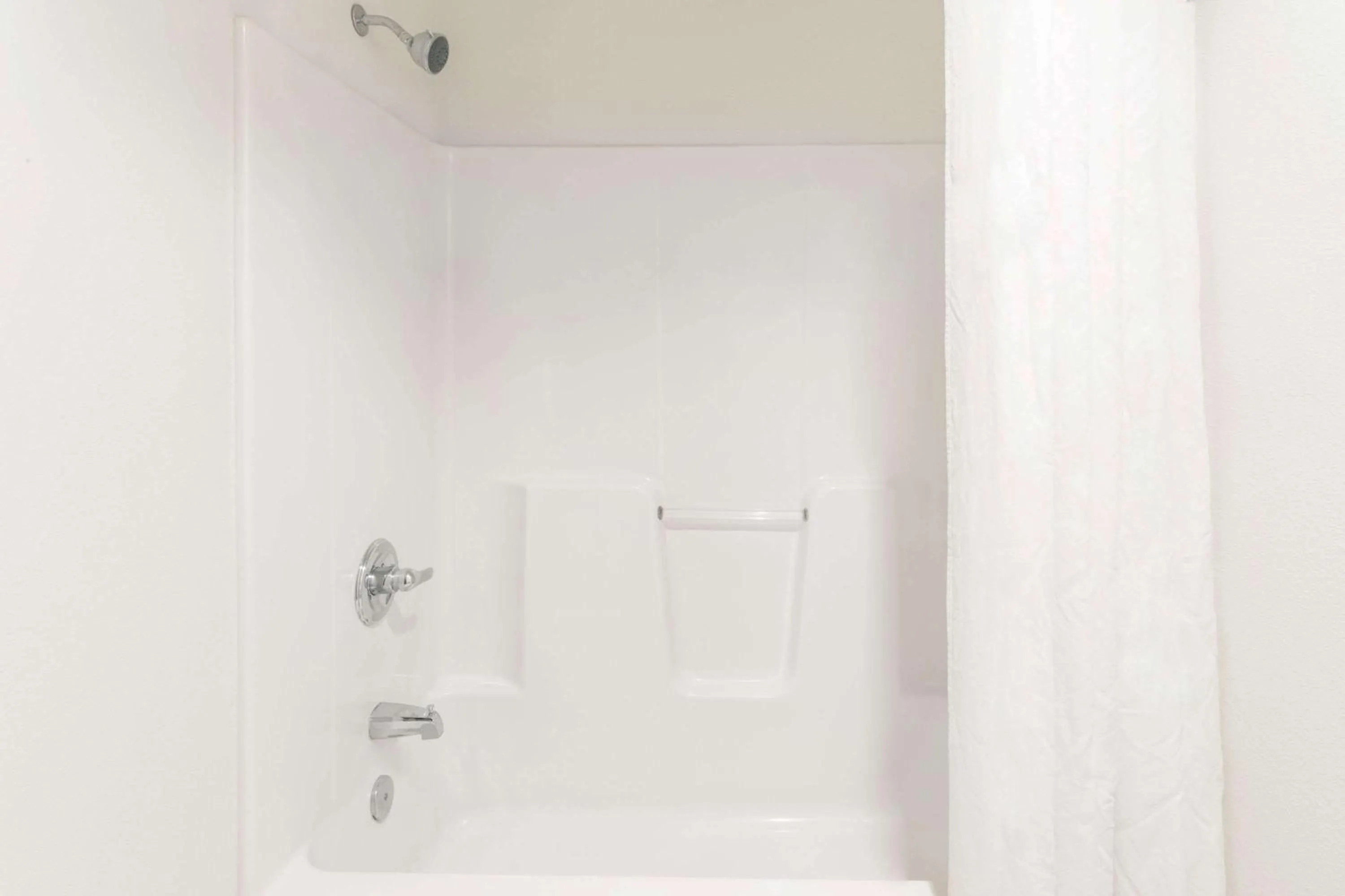 Standard King Room - Smoking in Super 8 by Wyndham Dewitt