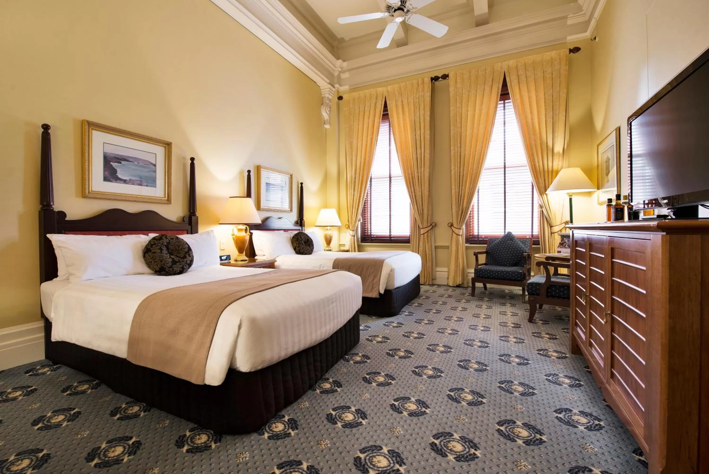 Deluxe Twin Room in Treasury Brisbane