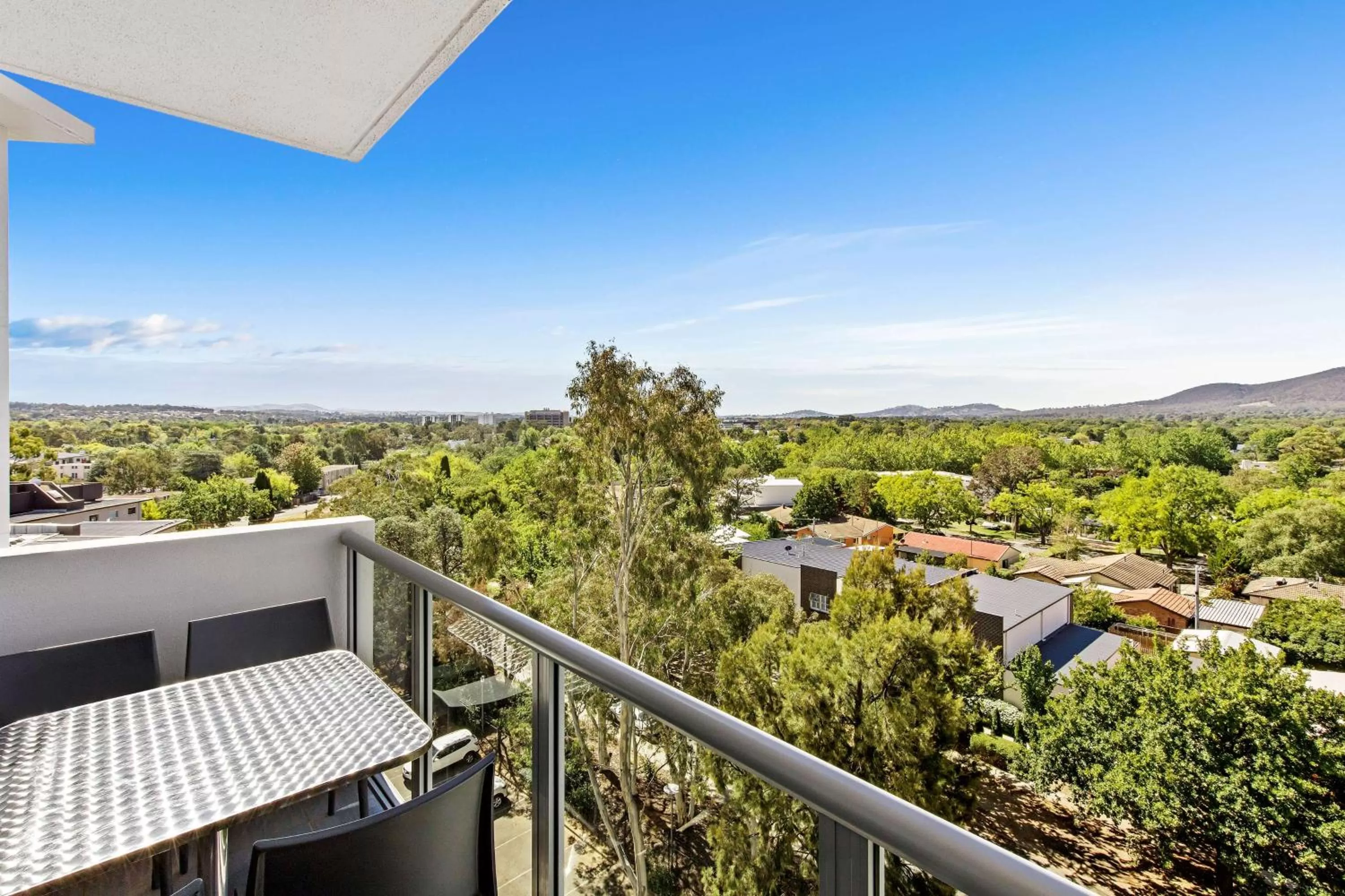 Premier One Bedroom Apartment with Spa Bath and Complimentary Parking in Adina Serviced Apartments Canberra Dickson