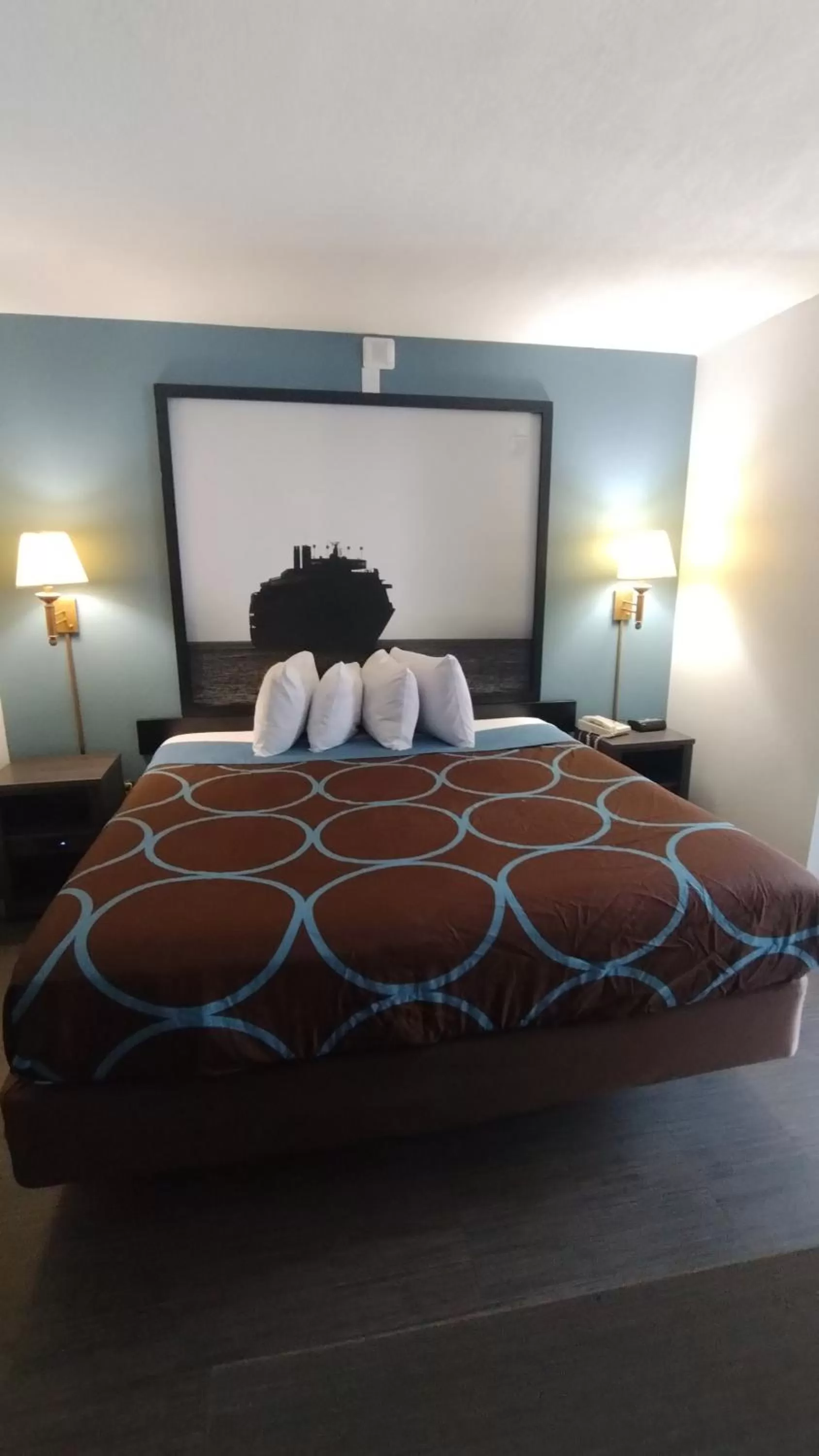 King Room - Smoking  in Super 8 Motel by Wyndham near Fort Lauderdale Arpt