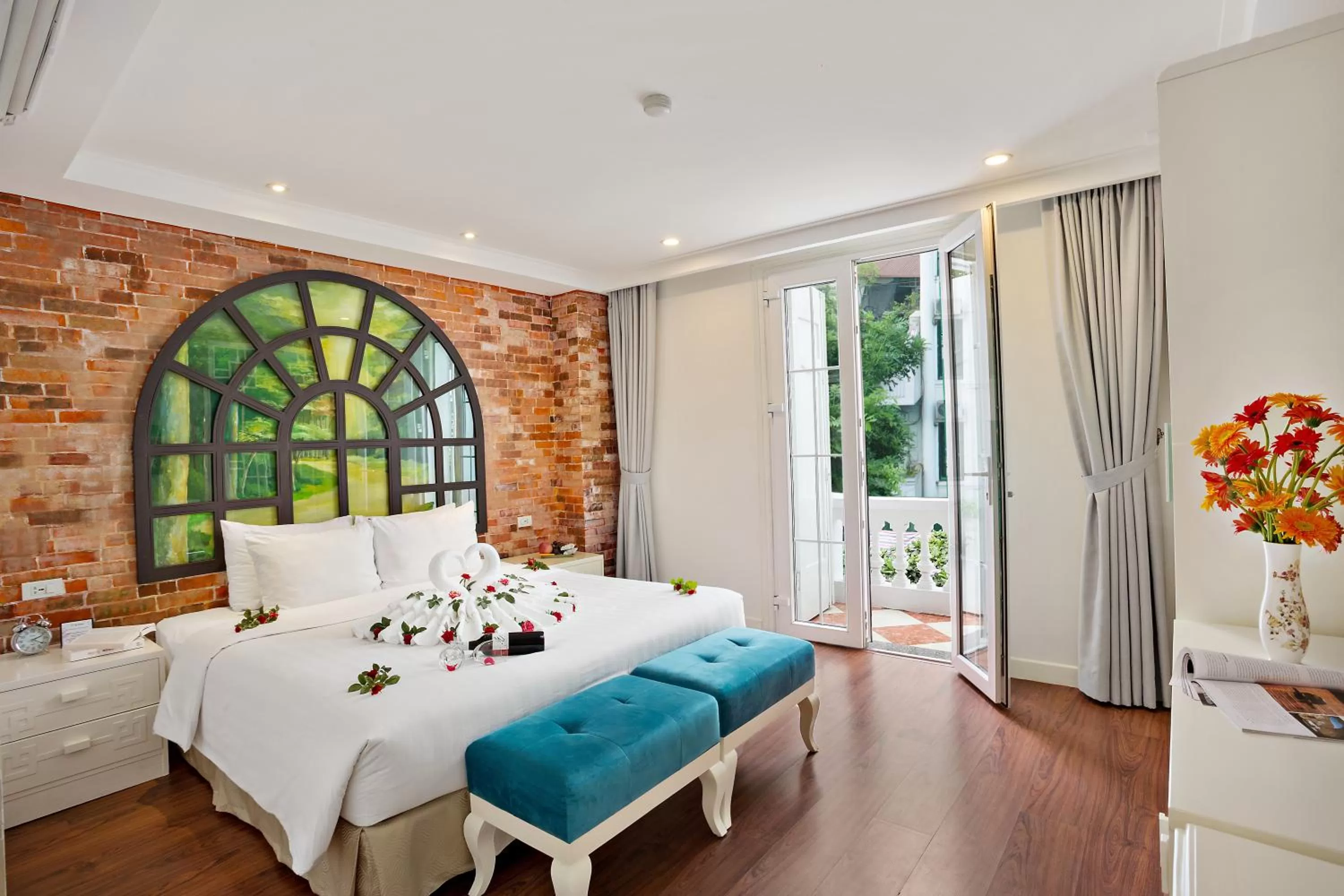 Junior Suite - single occupancy in Hanoi La Selva Hotel
