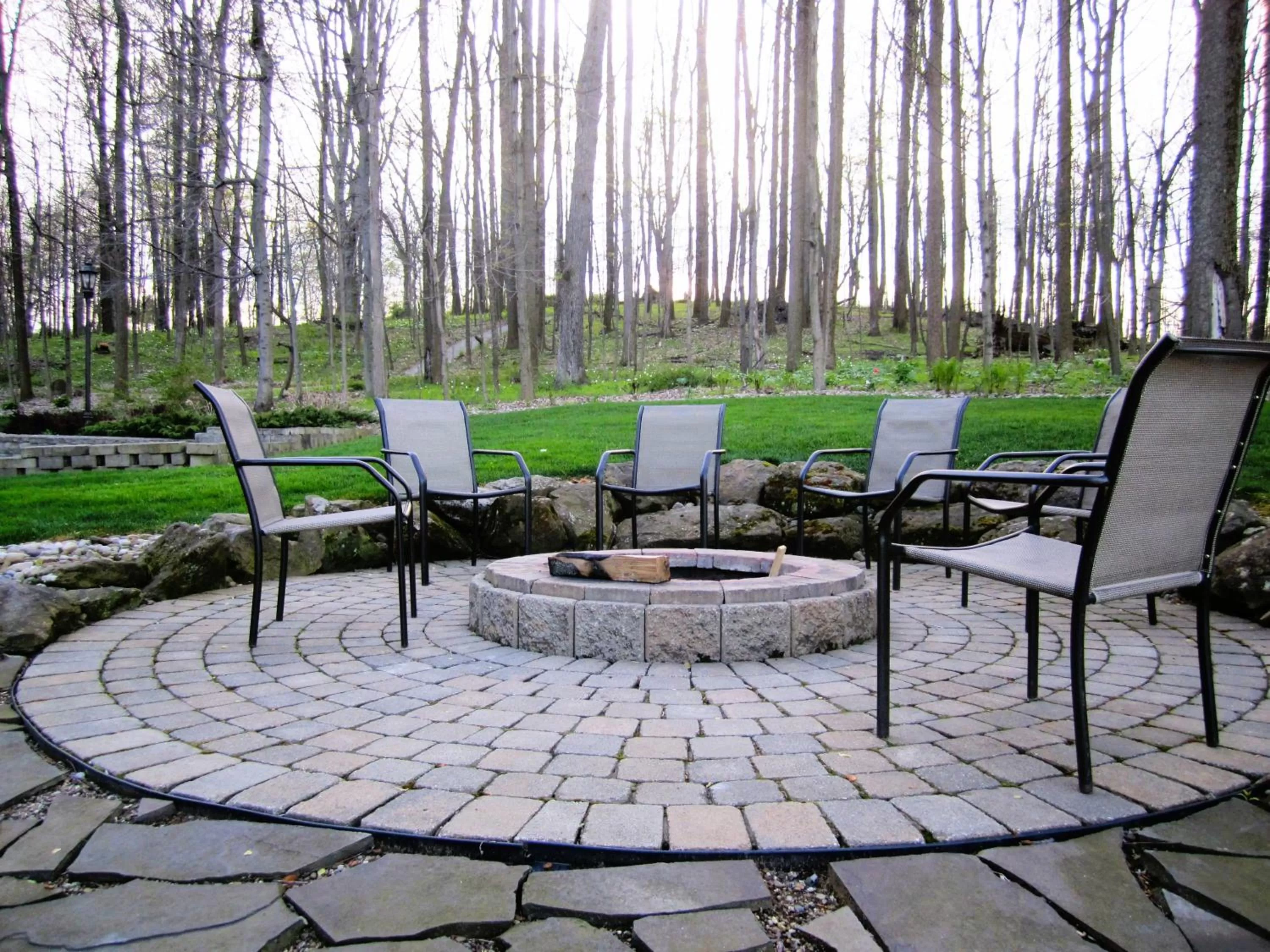 Deluxe Suite in Sojourner's Lodge & Log Cabin Suites