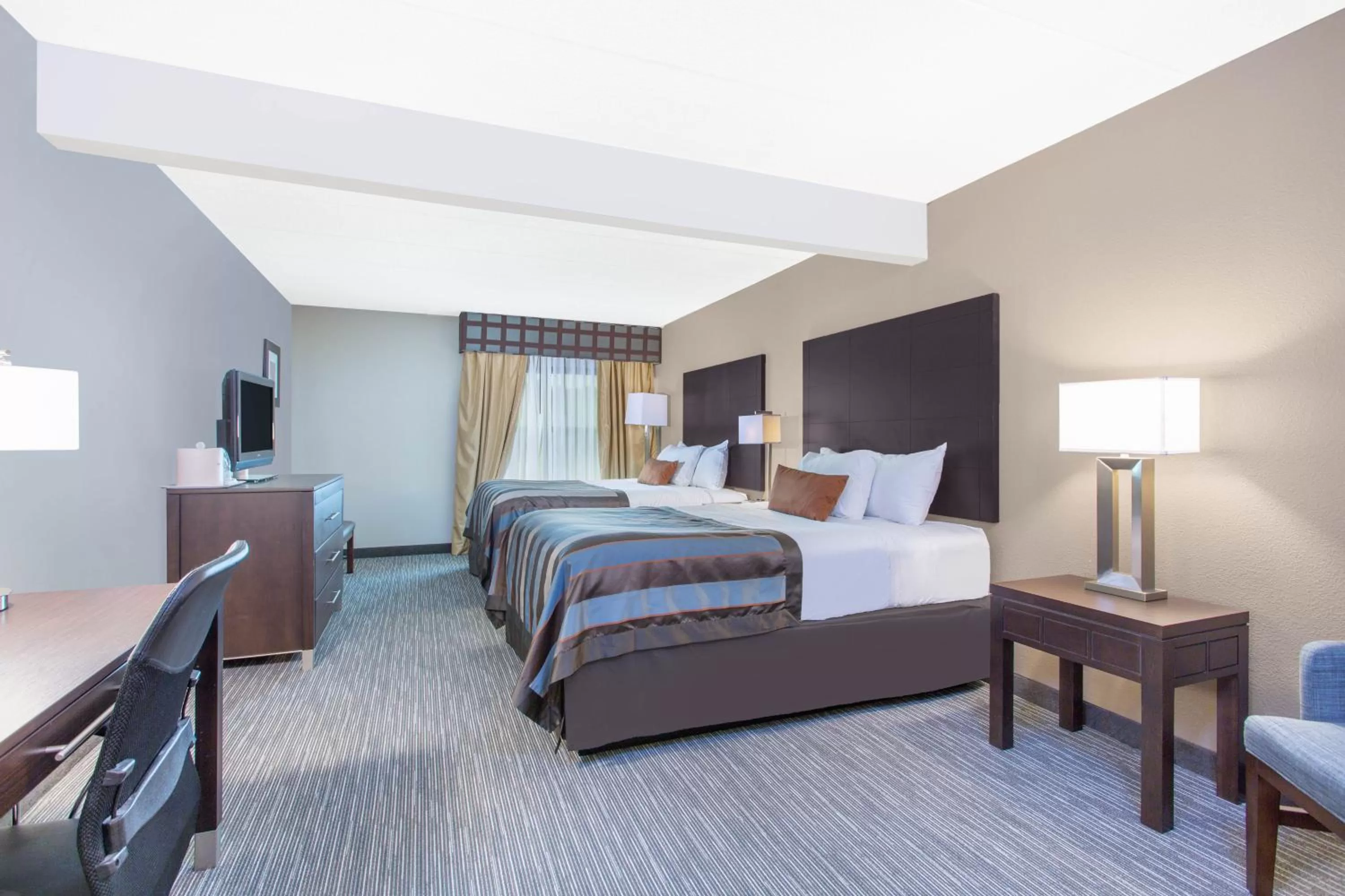 Queen Room with Two Queen Beds - Non-Smoking in Wingate by Wyndham Mechanicsburg