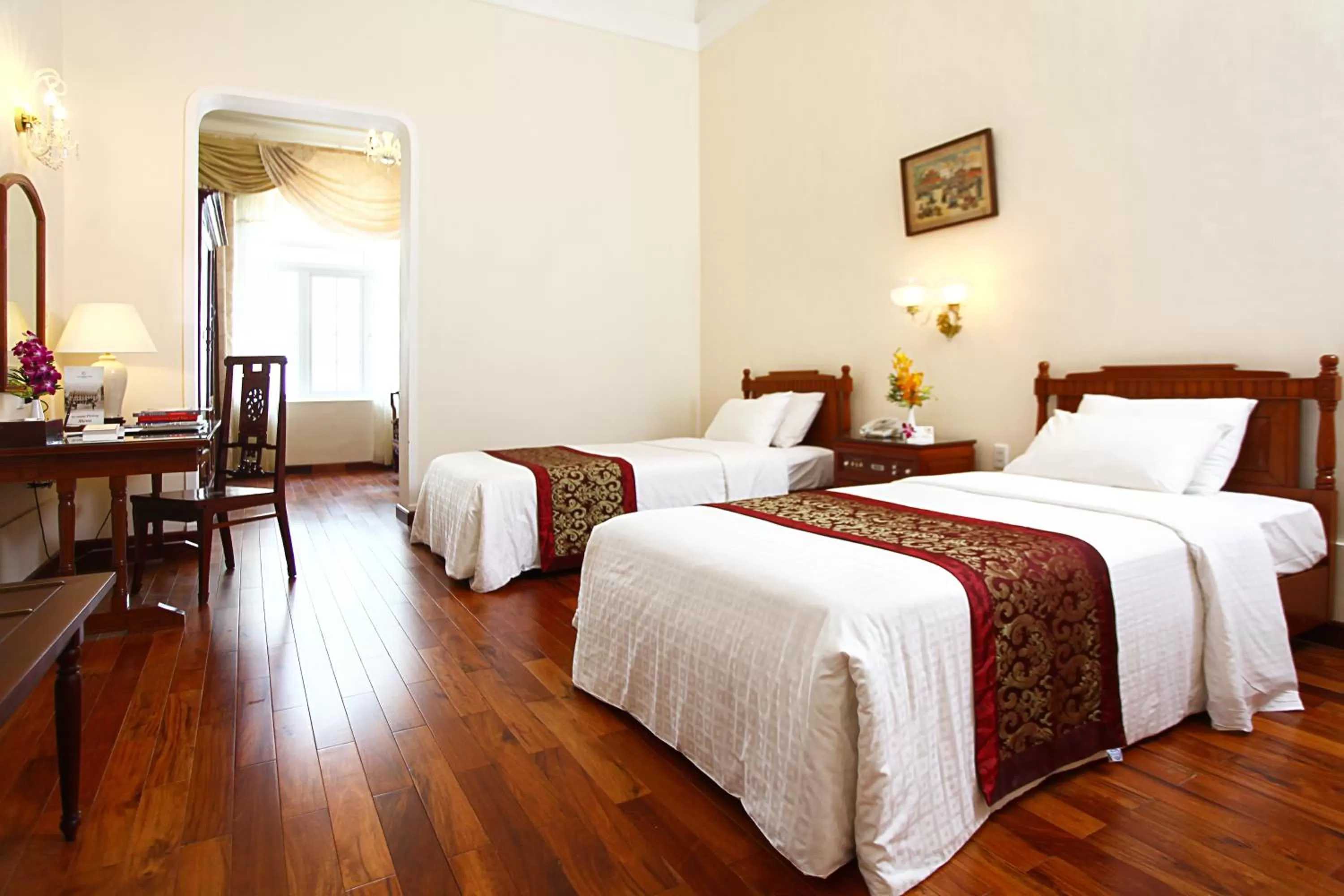 Deluxe City View - single occupancy in Hotel Continental Saigon