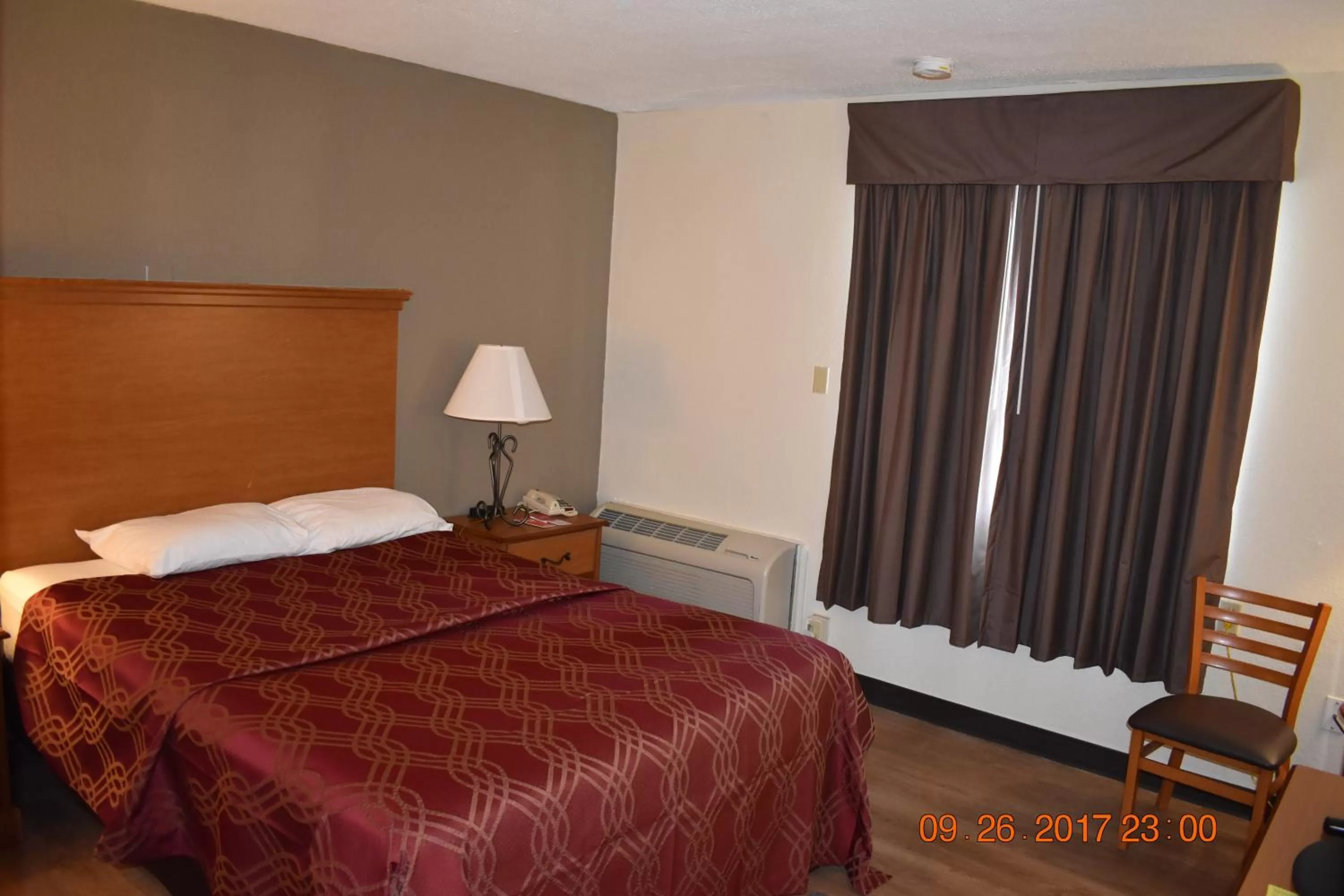 Single Room with Bathroom in MHO Hotel Bordentown
