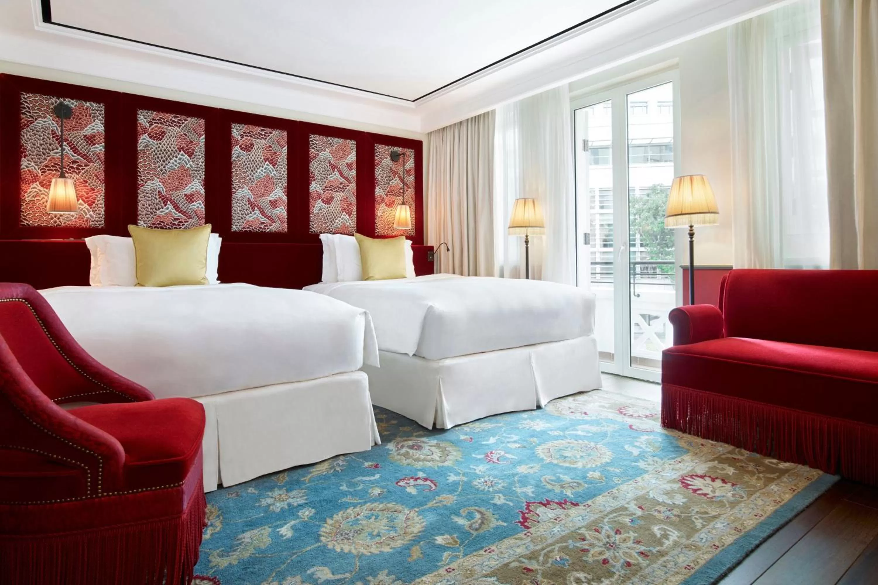 Juliet Club Suite, Club Lounge Access, Evening Cocktails, Appetizers, 2 Queen in Maxwell Reserve Singapore, Autograph Collection