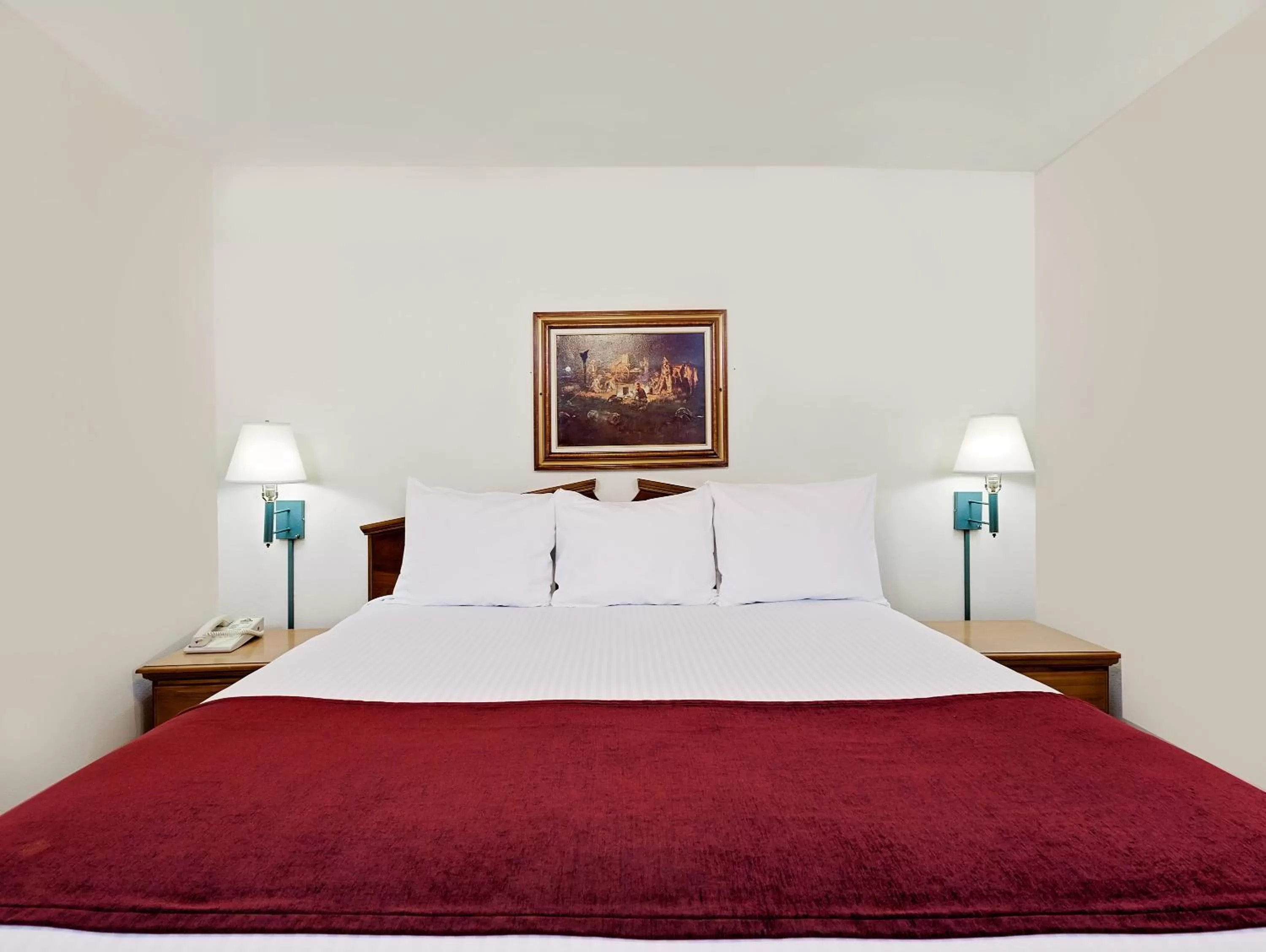 One-Bedroom King Suite - Non-Smoking in Days Inn by Wyndham San Angelo