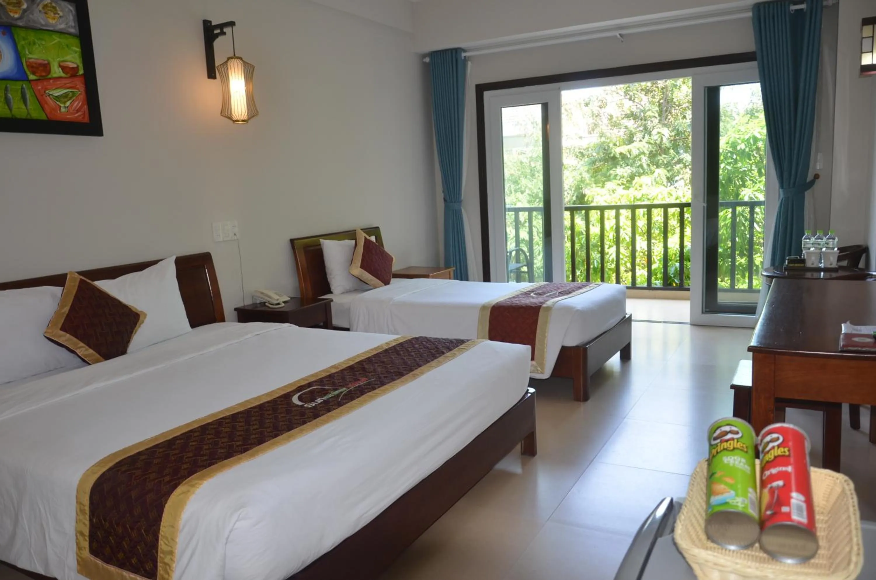 Deluxe Triple Room in Sunshine Hoian Hotel