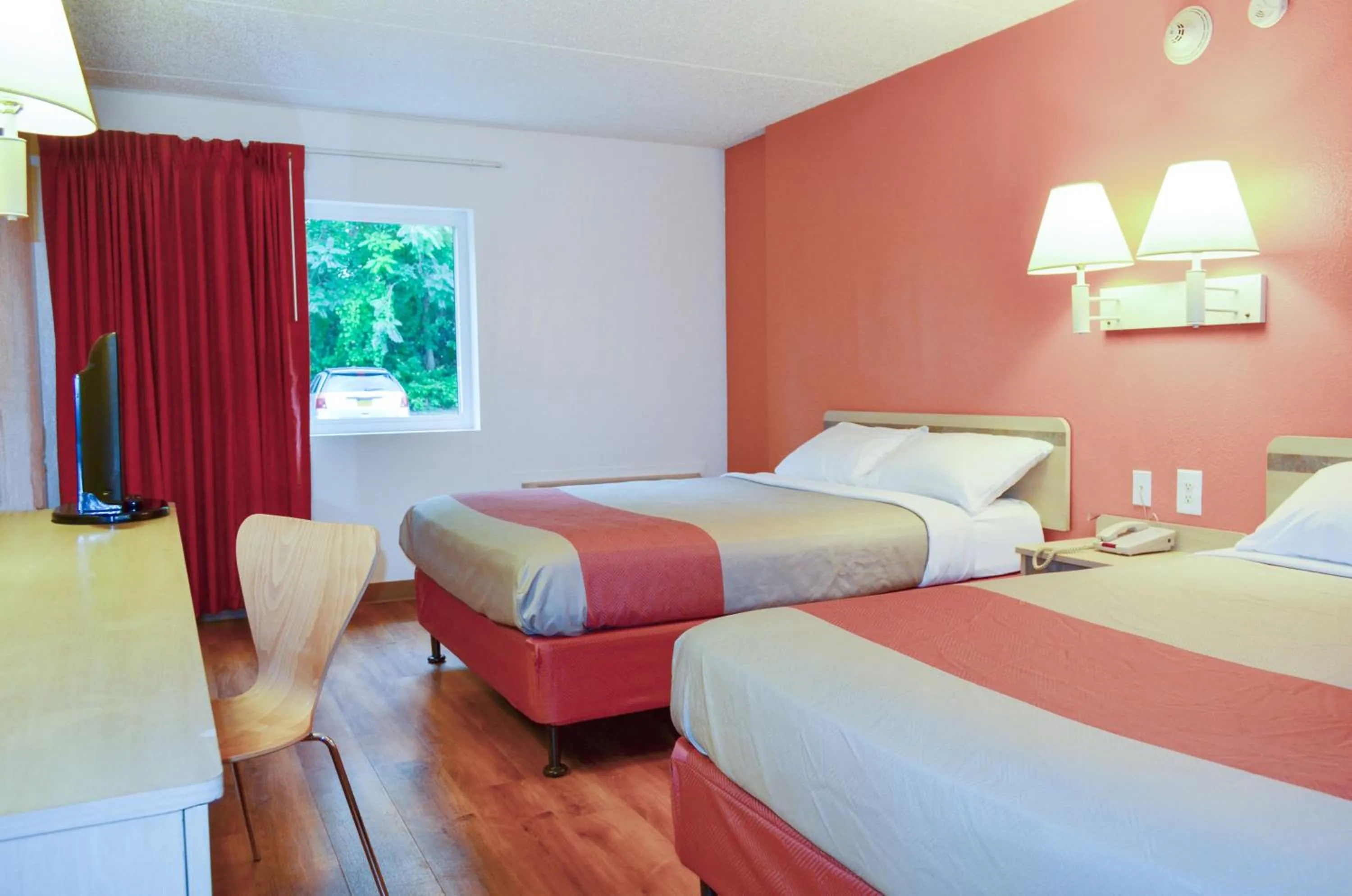 Deluxe Queen Room with Two Queen Beds in Motel 6-Albany, NY