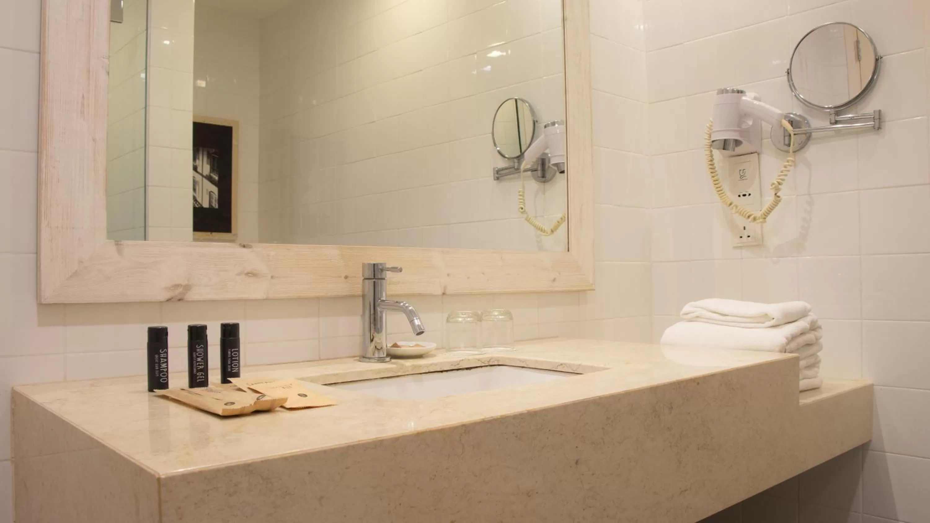 Deluxe King Room in Colmar Tropicale