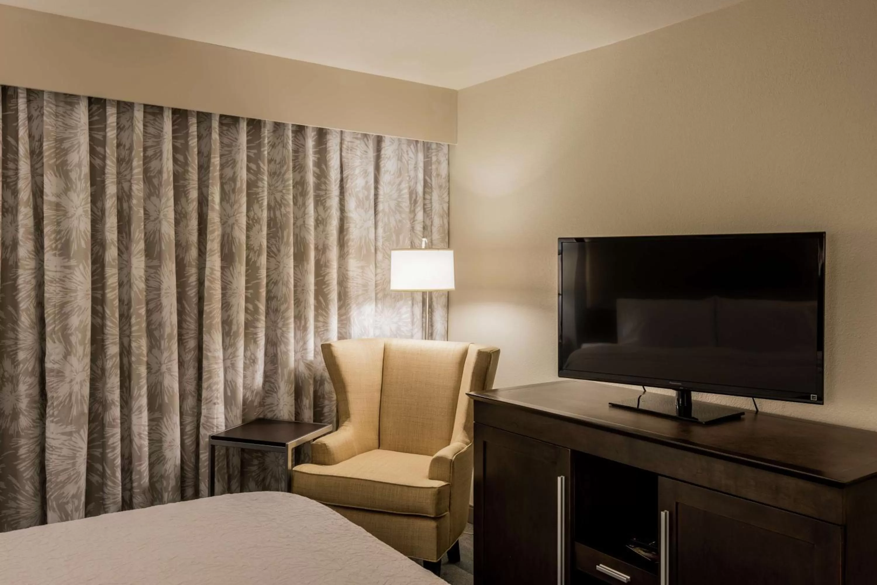 King Suite with Kitchen - Non-Smoking in Hampton Inn & Suites Jackson Coliseum