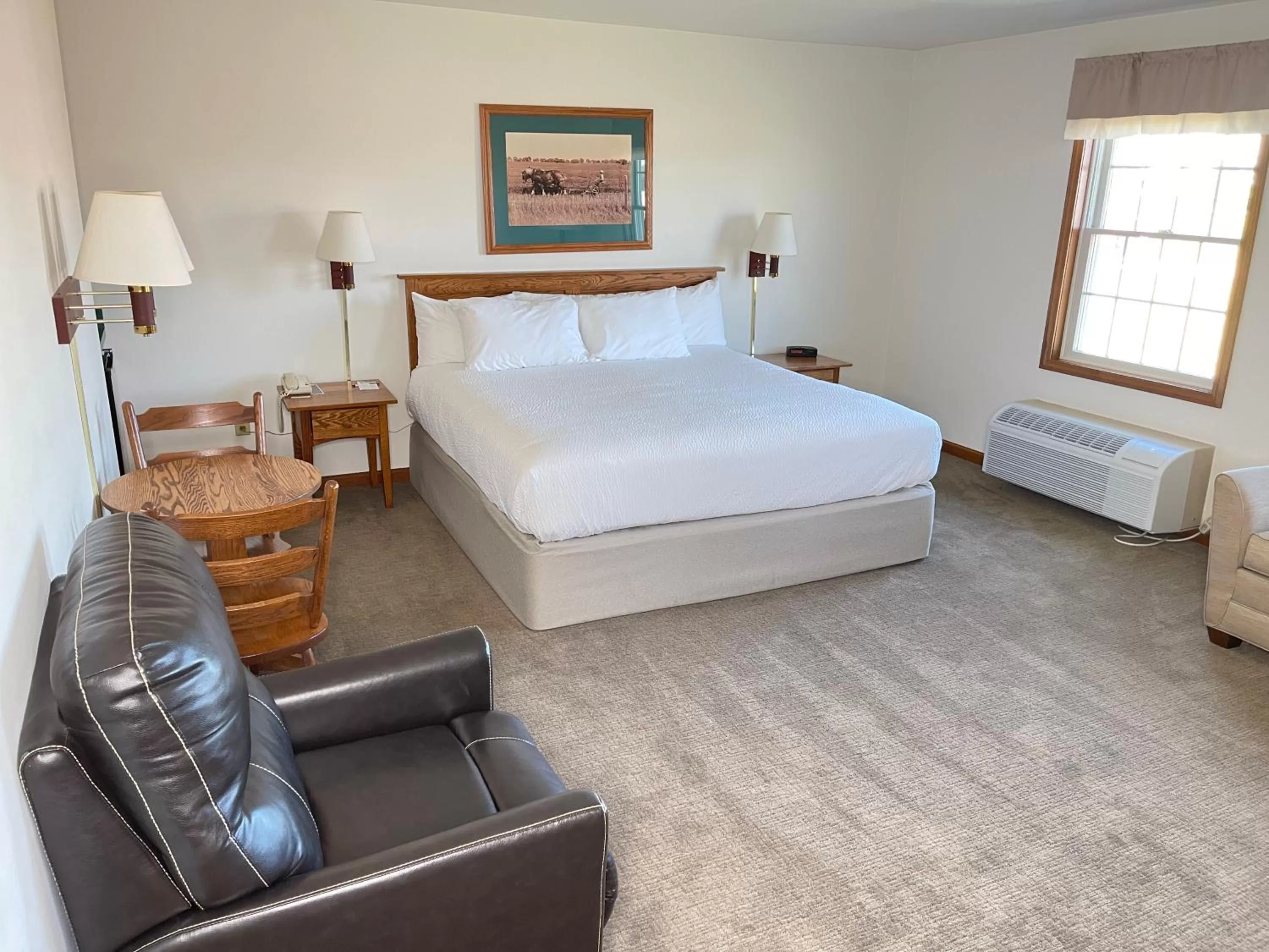 Standard King Room in Farmstead Inn and Conference Center