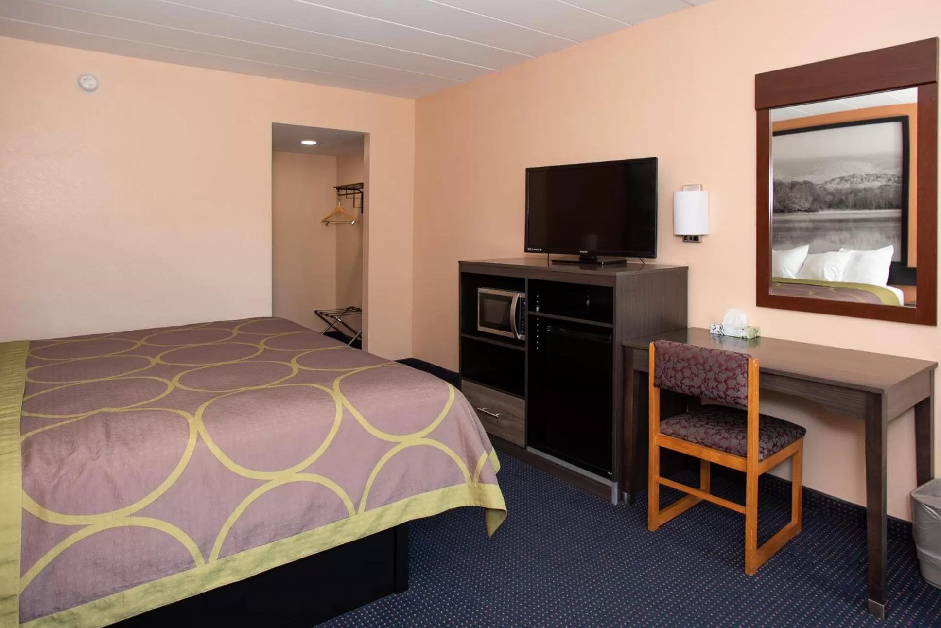 King Room - Non-Smoking in Super 8 by Wyndham Black Mountain