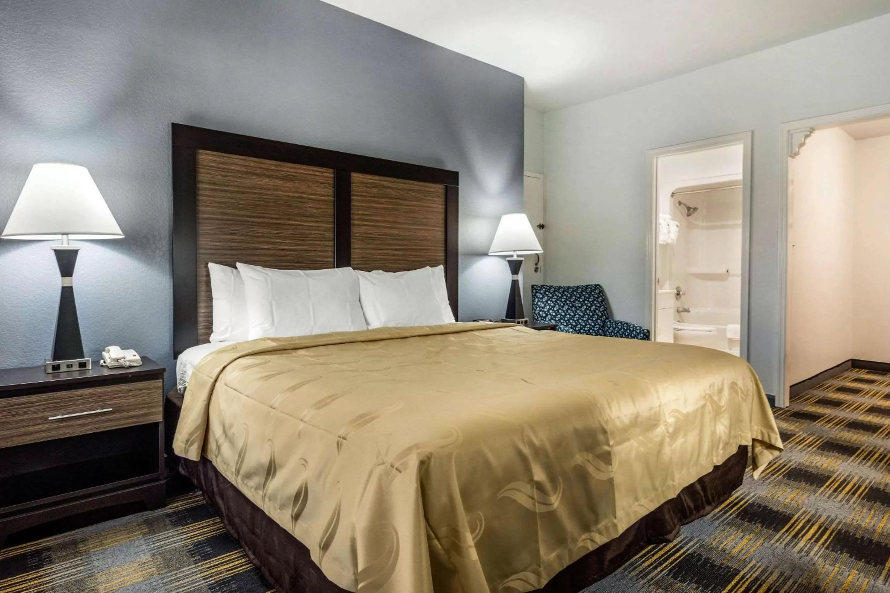 King Room - Non-Smoking in Quality Inn near Six Flags Douglasville