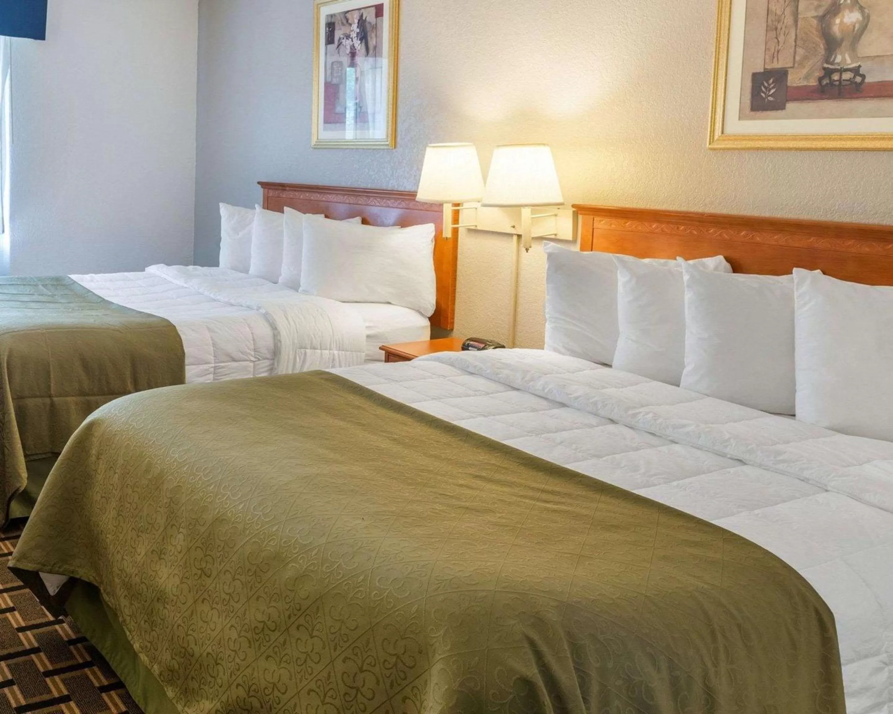 Queen Room with Two Queen Beds - Non-Smoking in Quality Inn