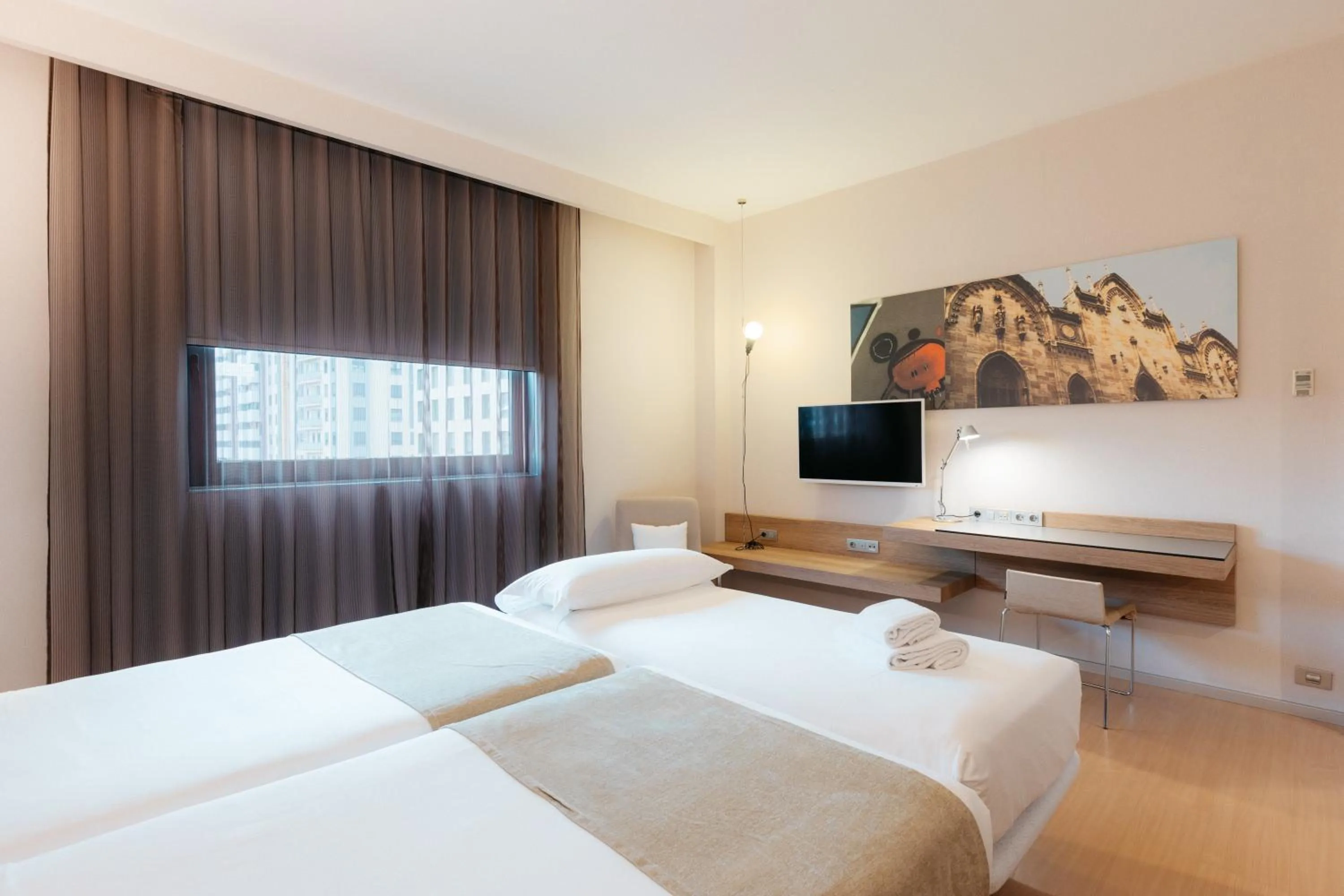 Deluxe Double or Twin Room (3 Adults) in Barceló Valencia