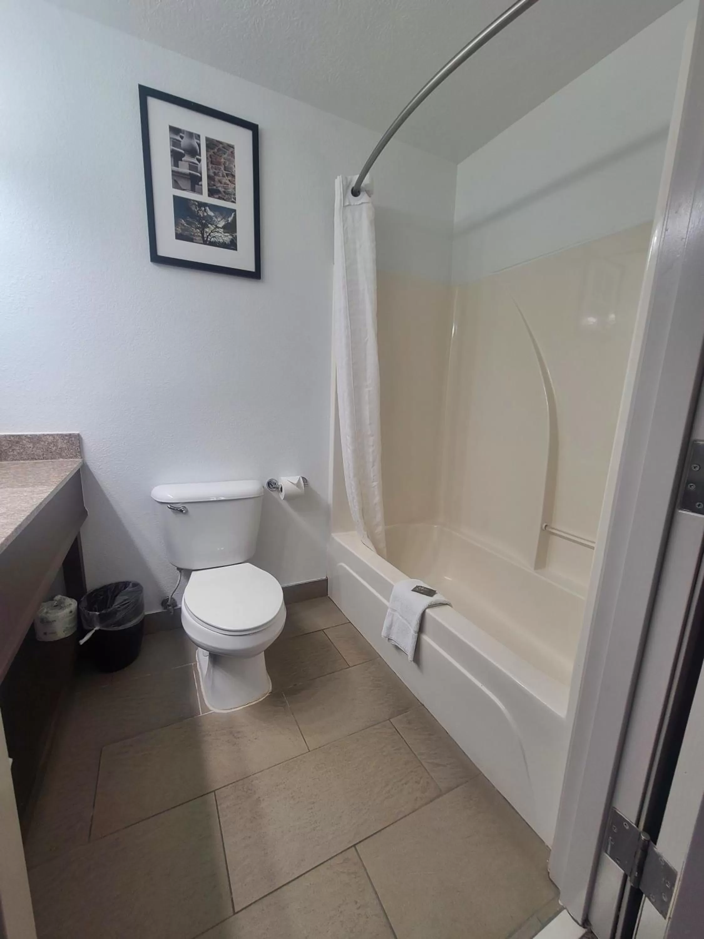 King Room - Non-Smoking in Garner Hotel Paducah West