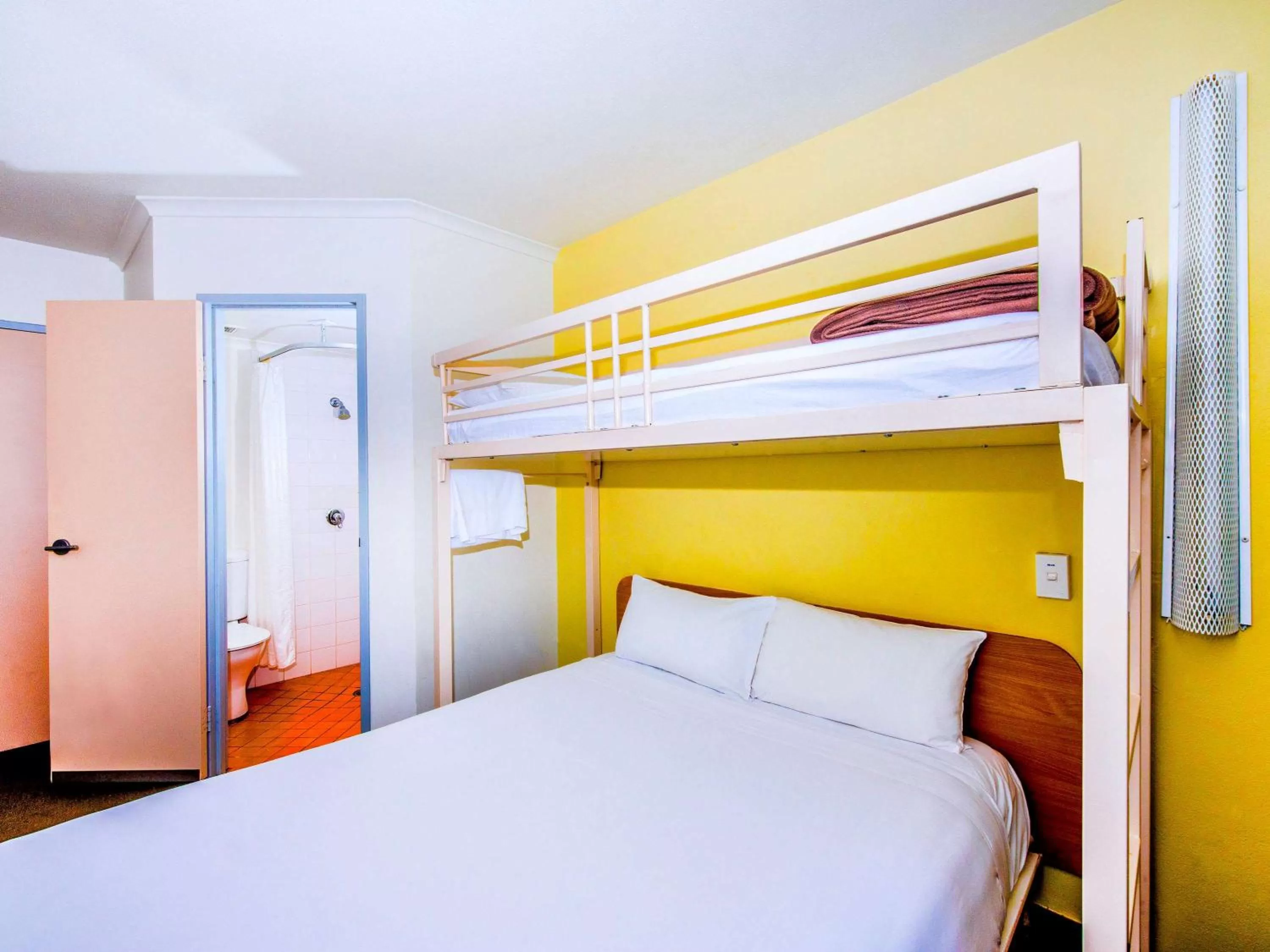 Photo of the whole room in ibis Budget - Dubbo