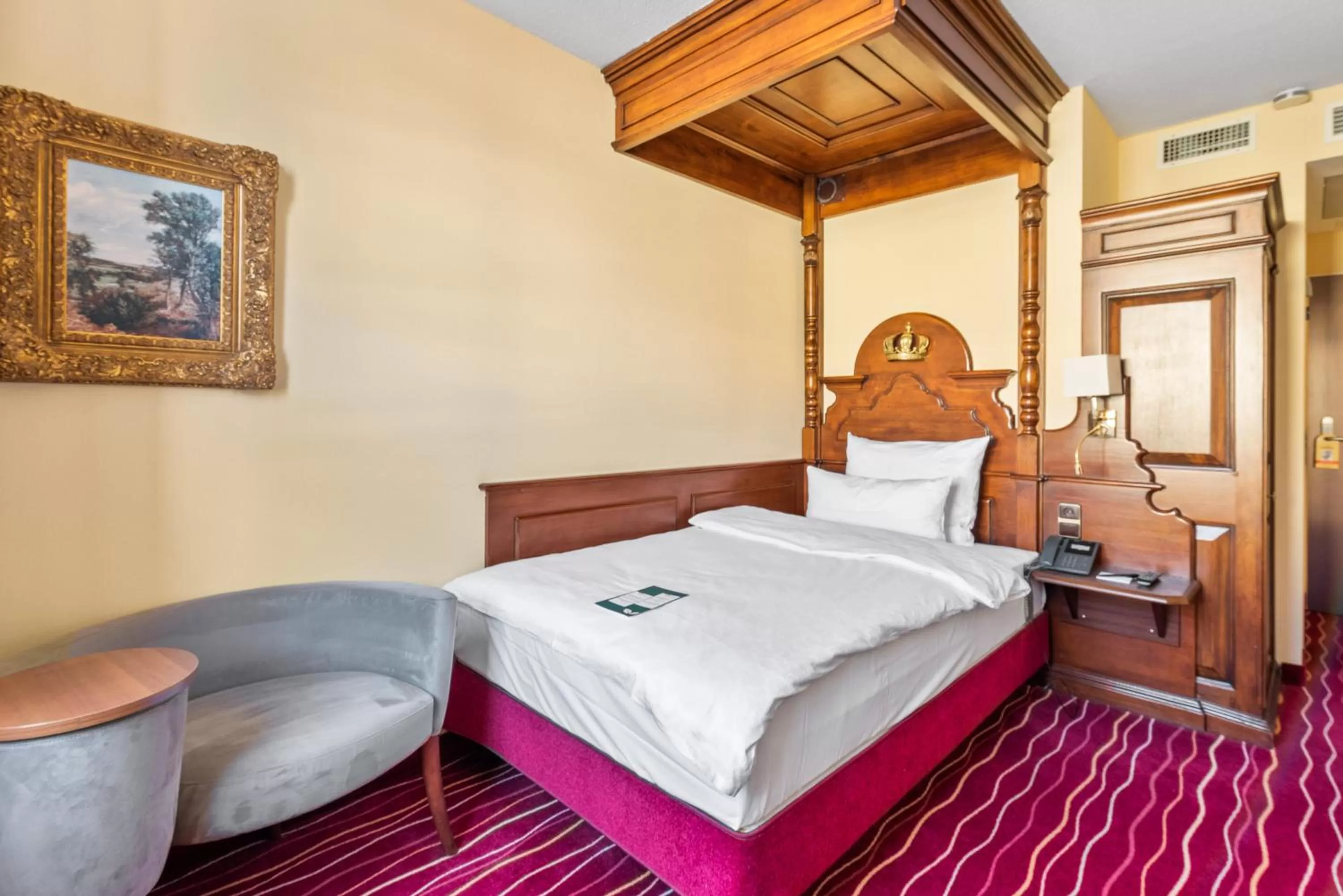 Single Room in KING's Hotel First