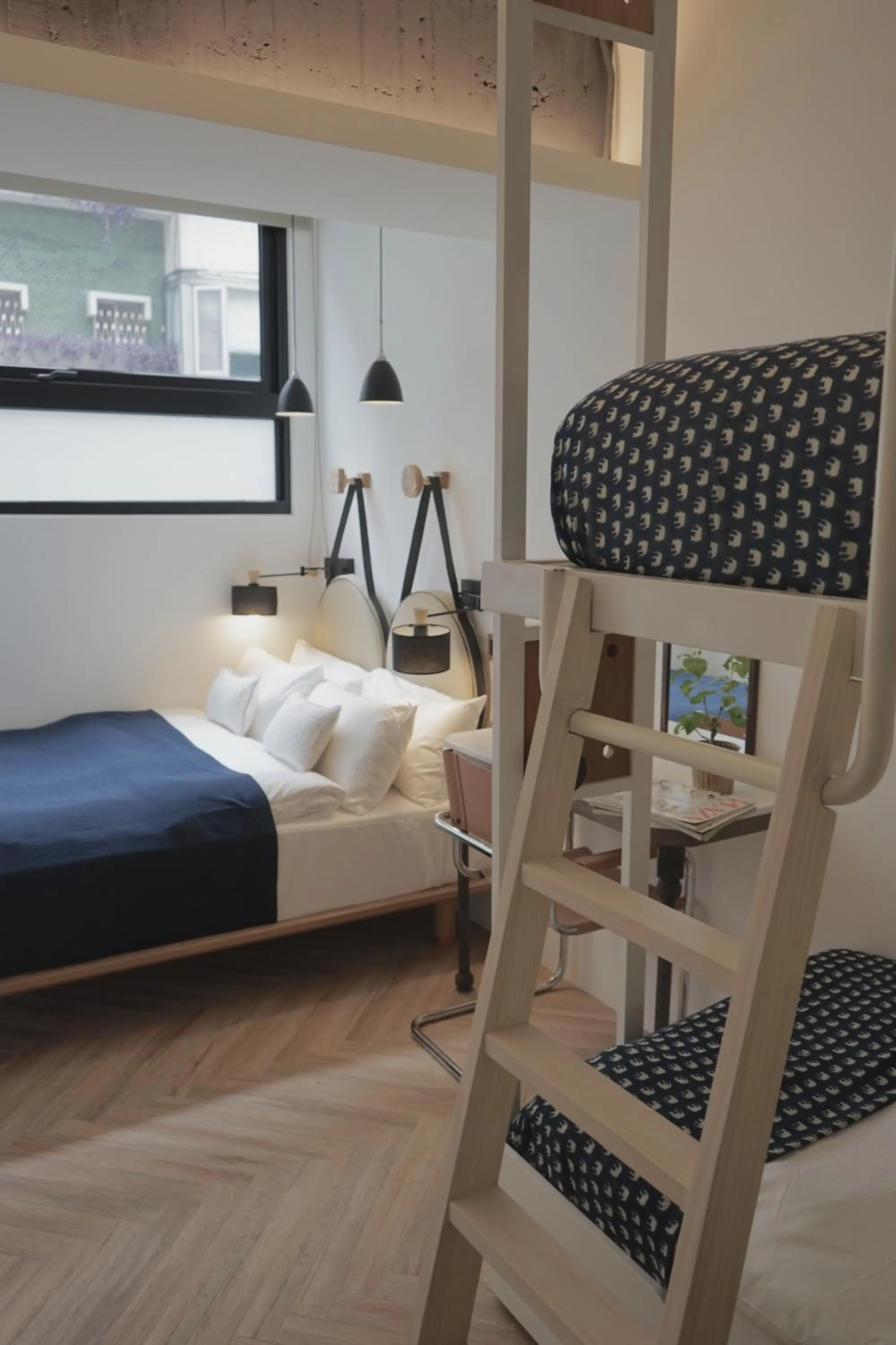 Quadruple Room in NiHao Café Hotel