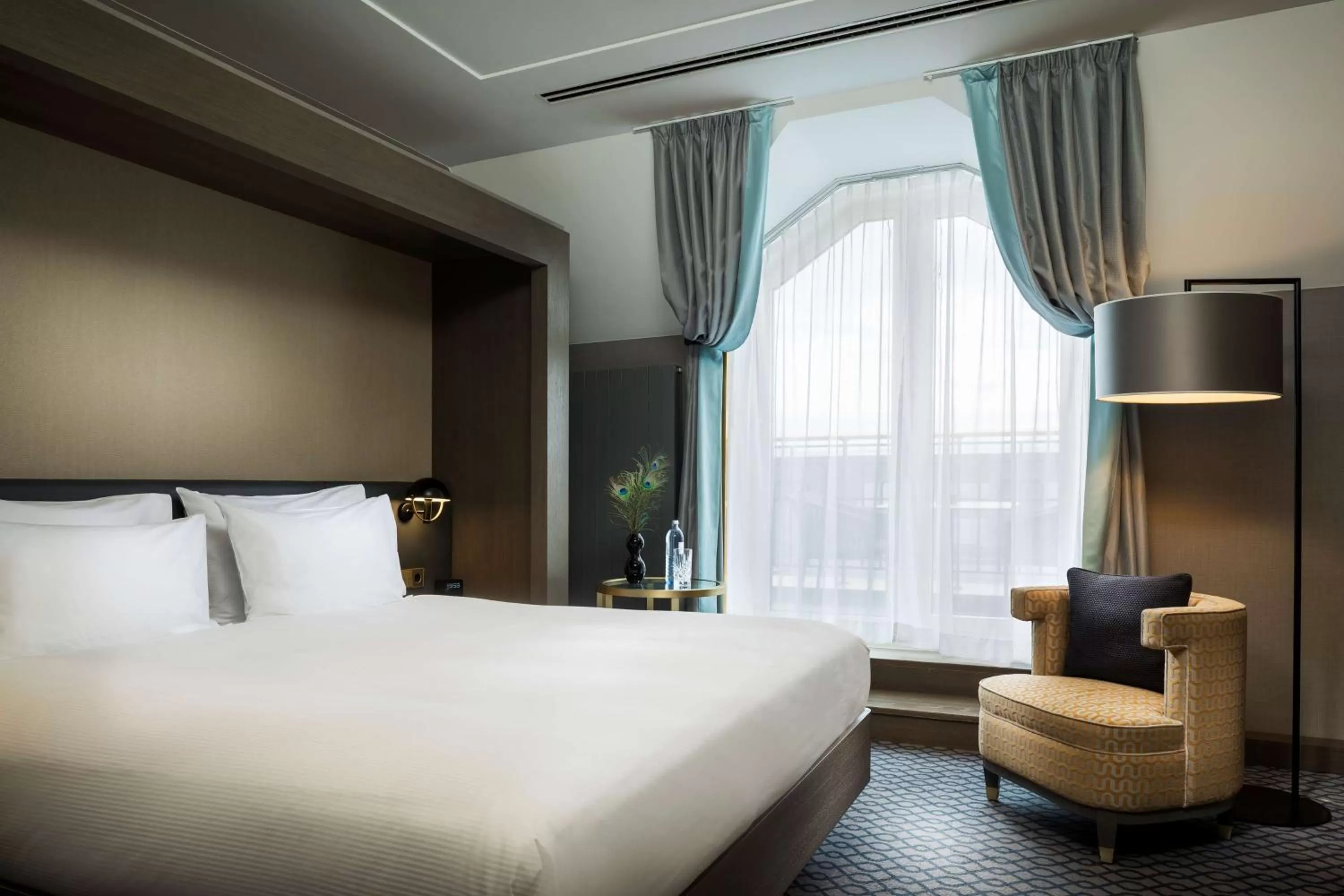 Executive Penthouse King Room with Lounge Access in Hilton Vienna Plaza